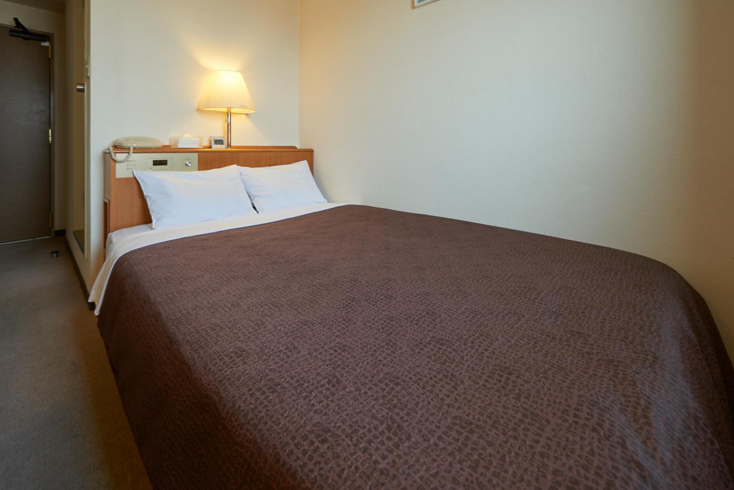 Double Room with Small Double Bed - Smoking photo 1