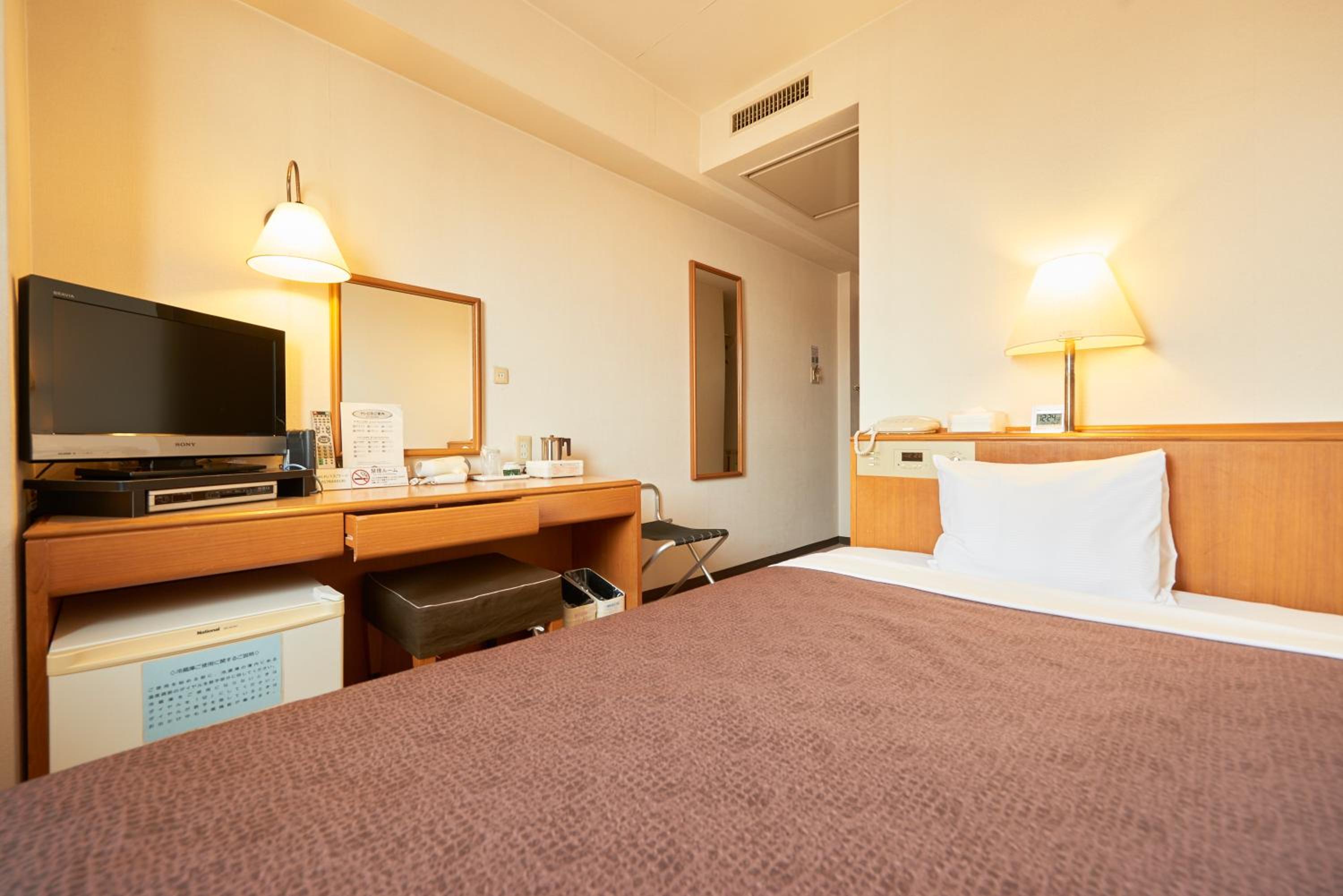 Double Room with Small Double Bed - Non-Smoking photo 3
