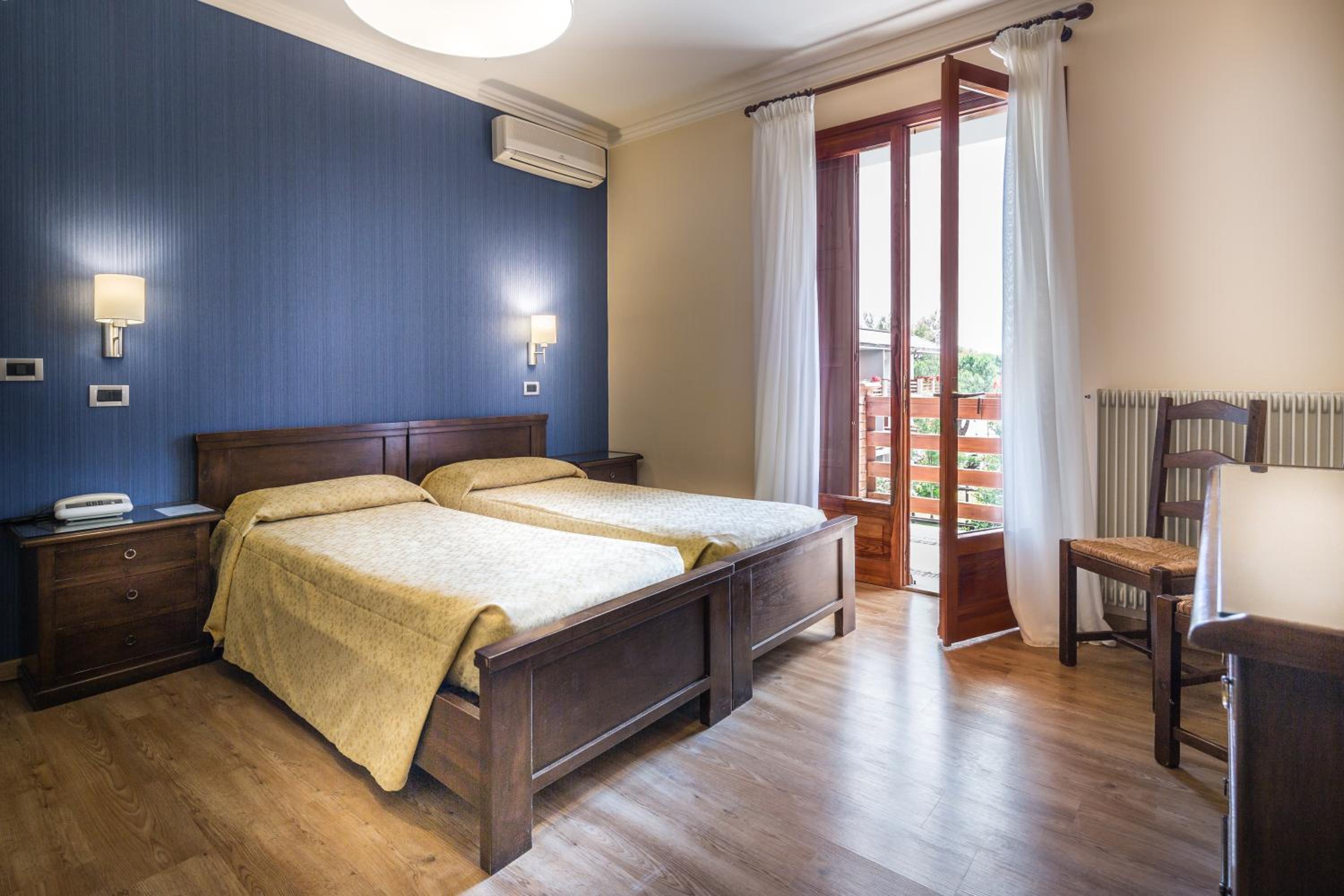 Triple Room with City View