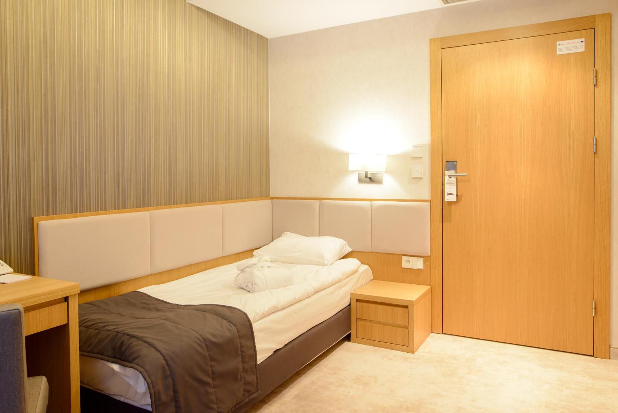 Standard Single Room with Shower photo 2