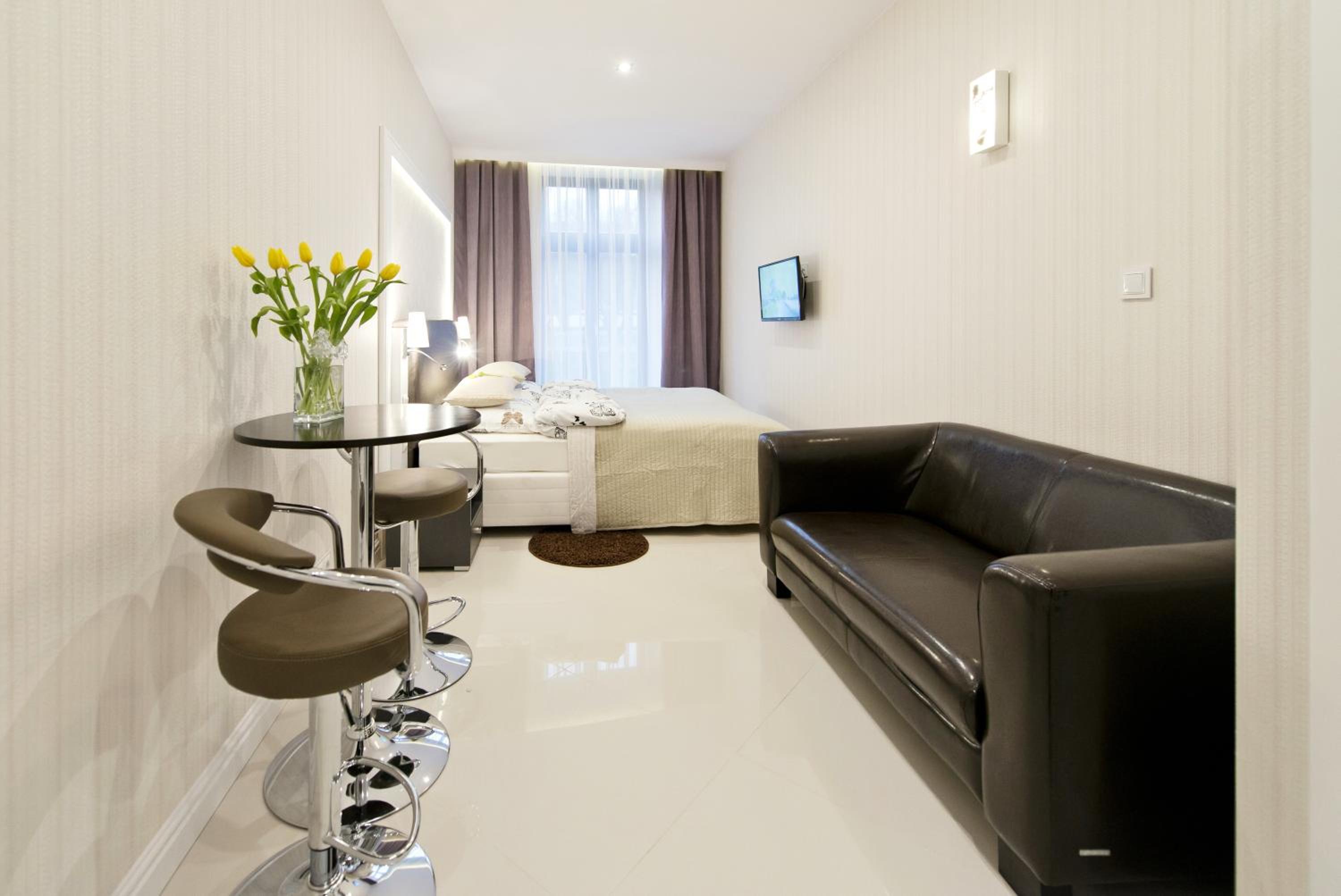 Standard Double or Twin Room - Photo 12