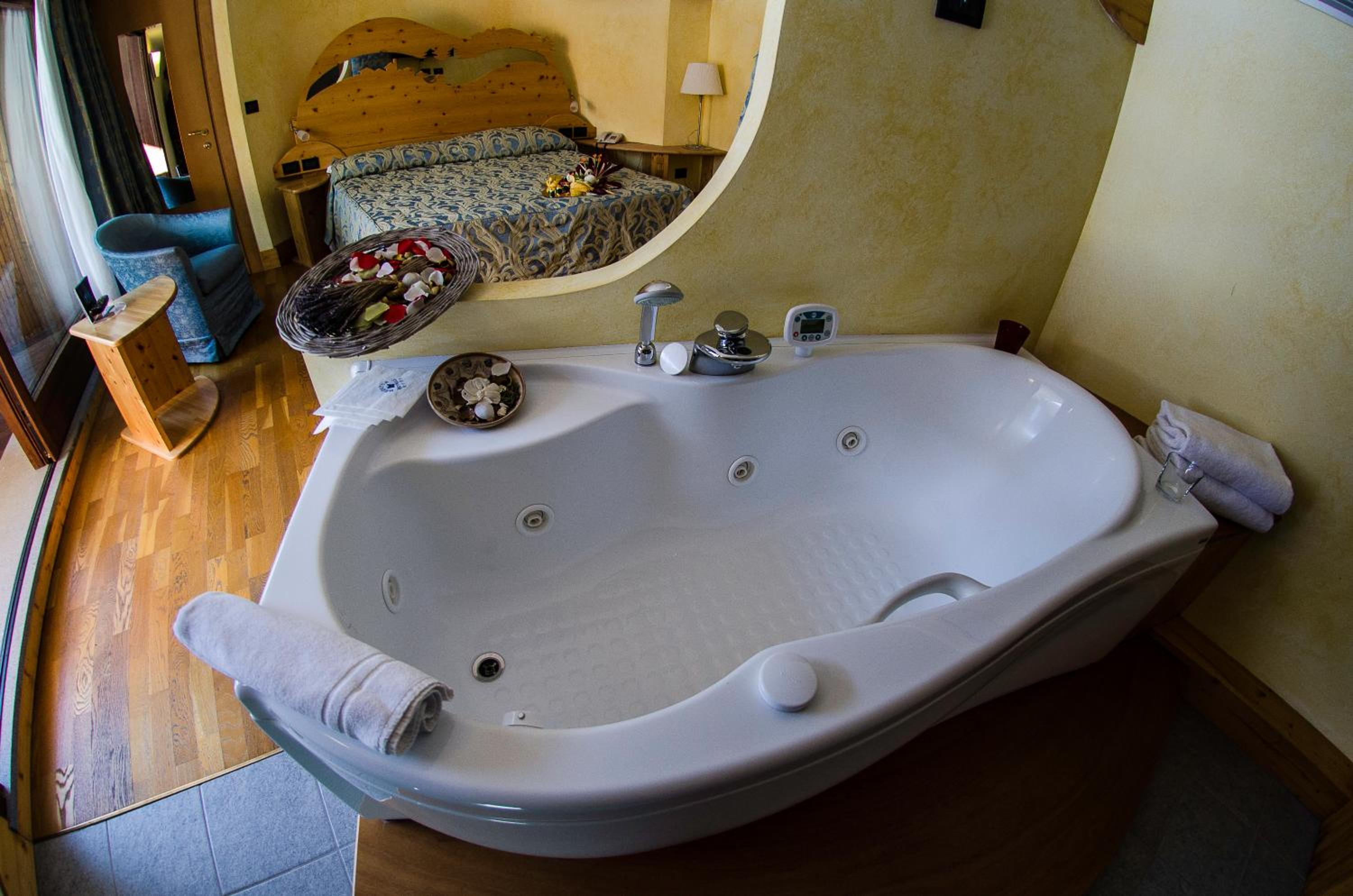 Junior Suite with Balcony photo 2