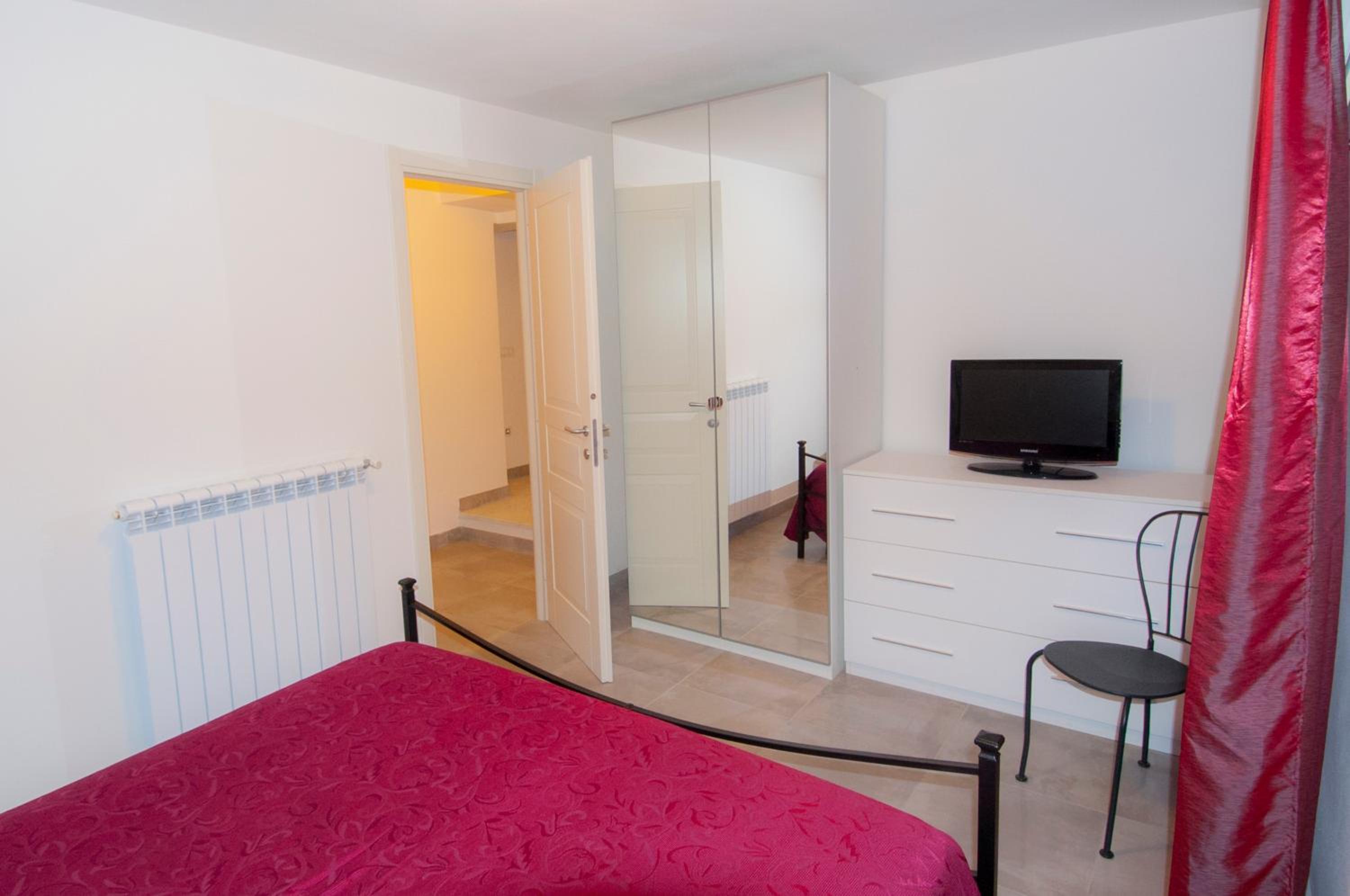 One-Bedroom Apartment - Basement
