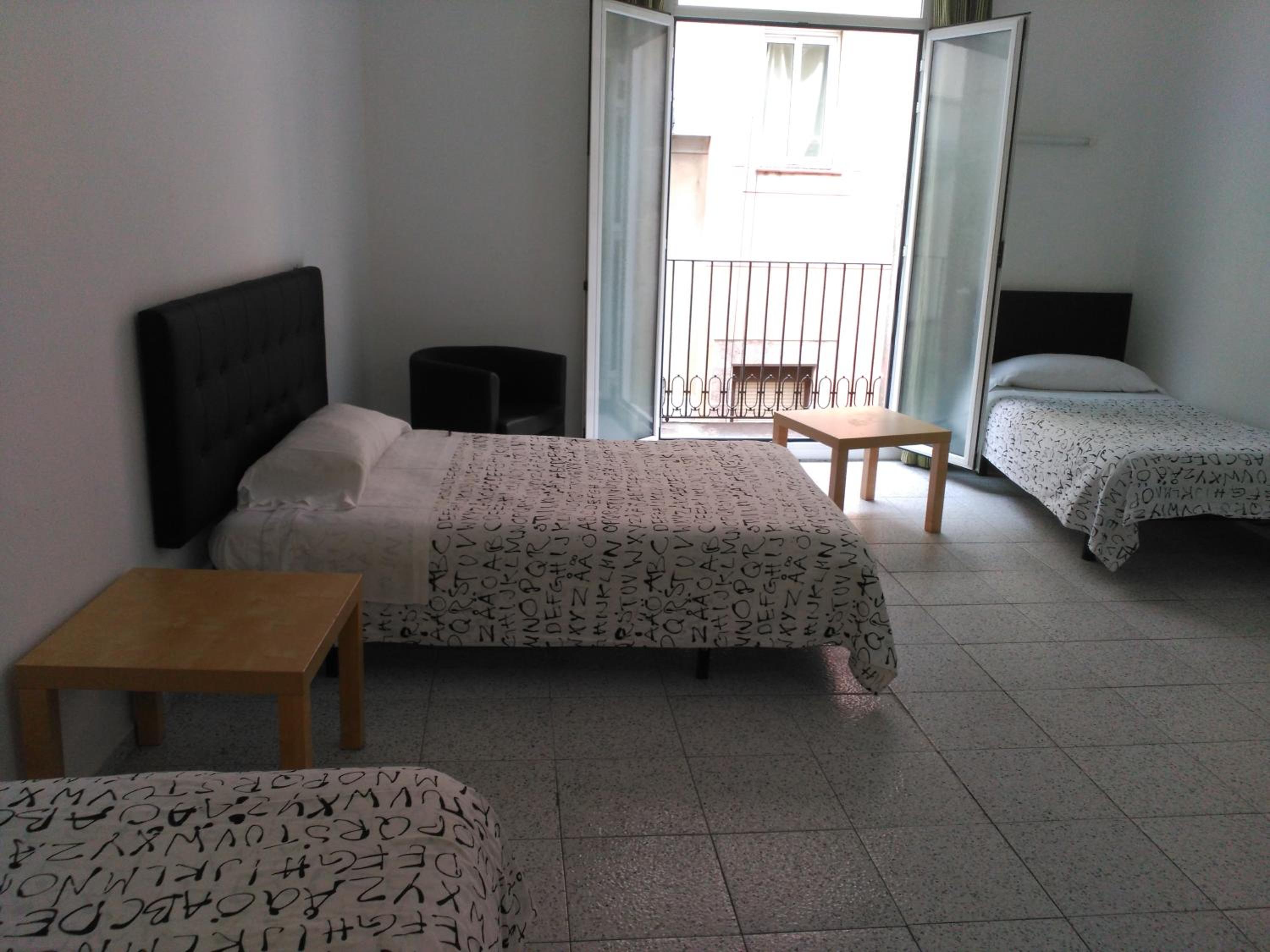 Triple Room with Shared Bathroom photo 3