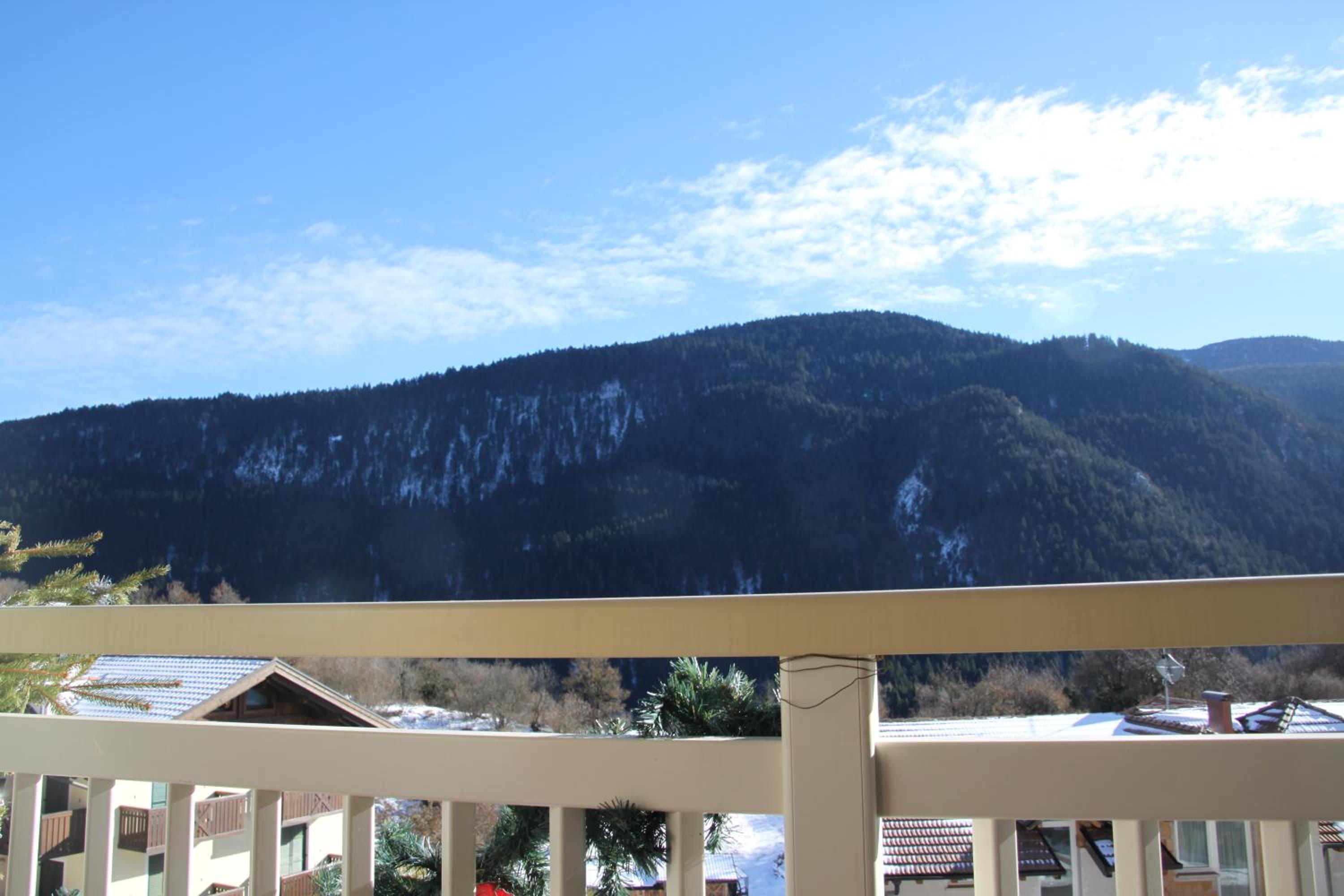 Two-Bedroom Apartment with Lake View photo 2