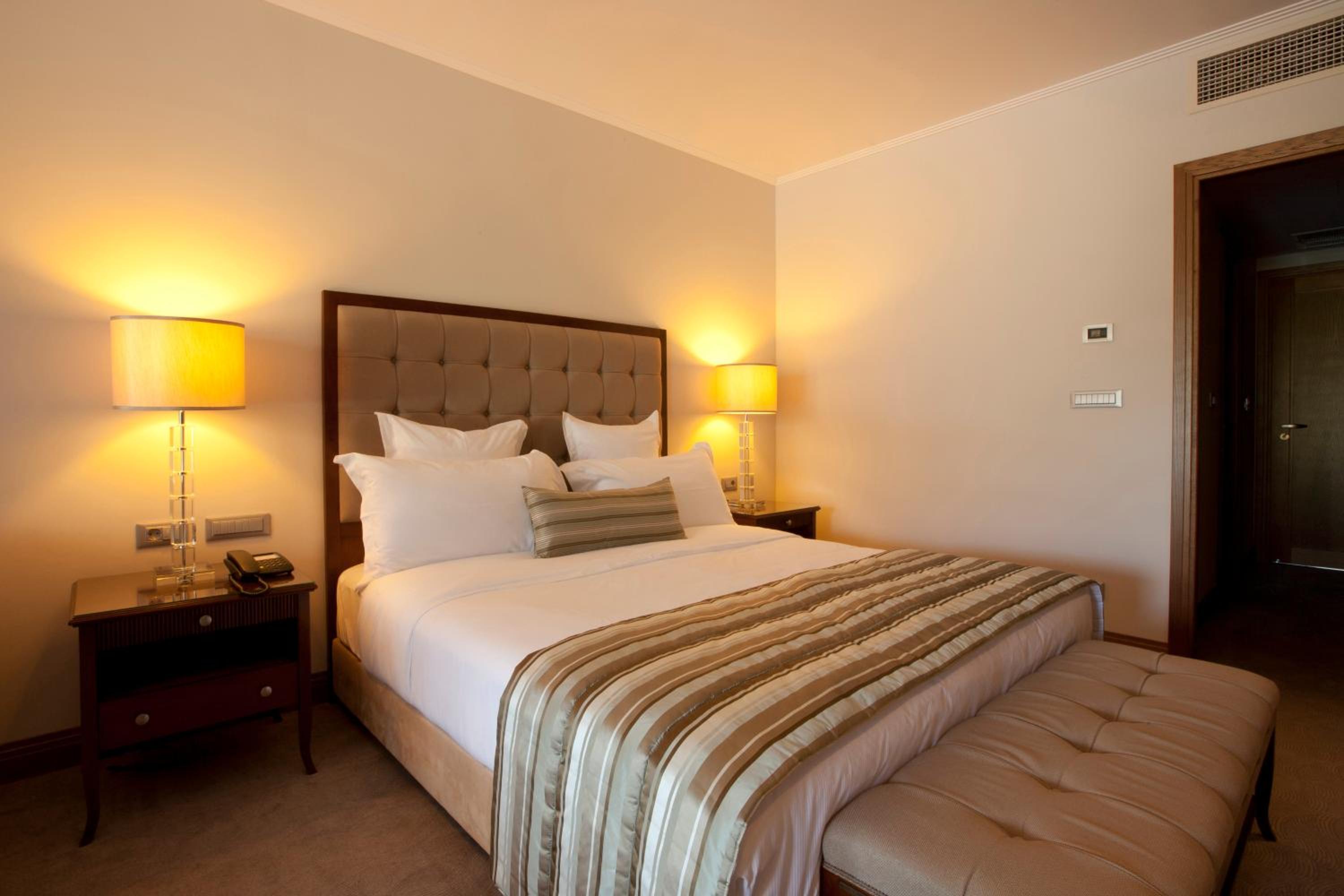 Superior Double Room with Lake View photo 2
