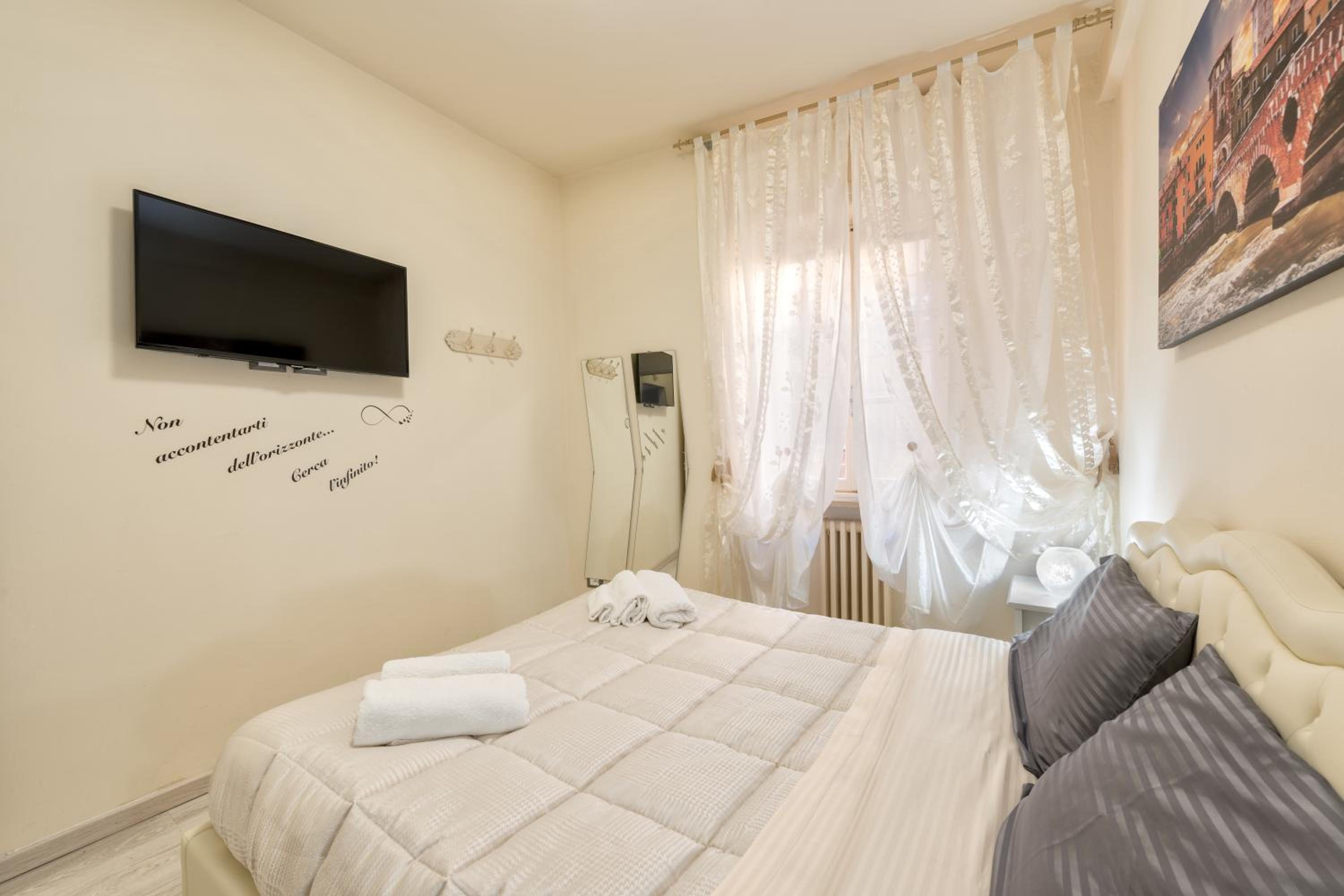 Two-Bedroom Apartment - Photo 2