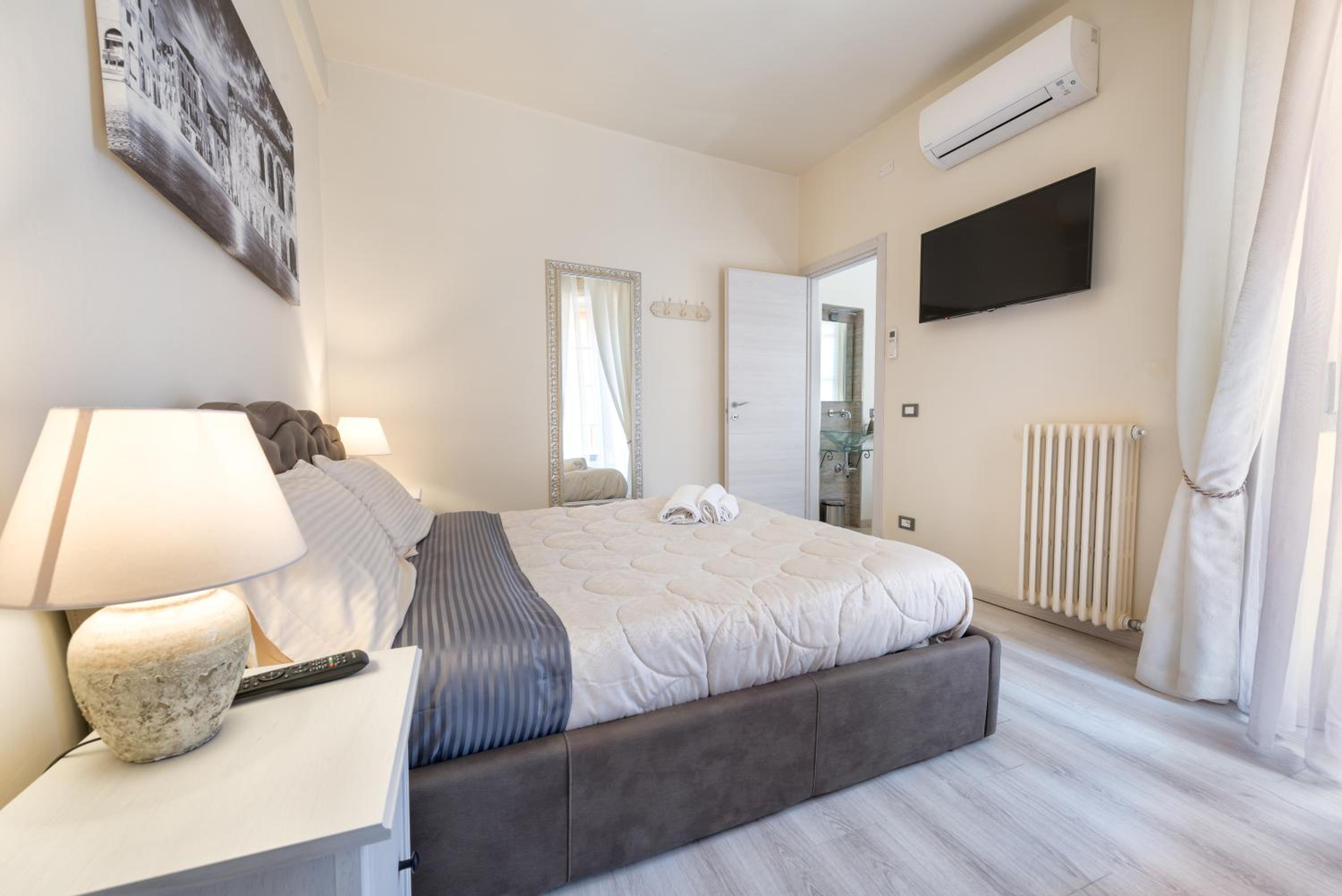 Two-Bedroom Apartment - Photo 19