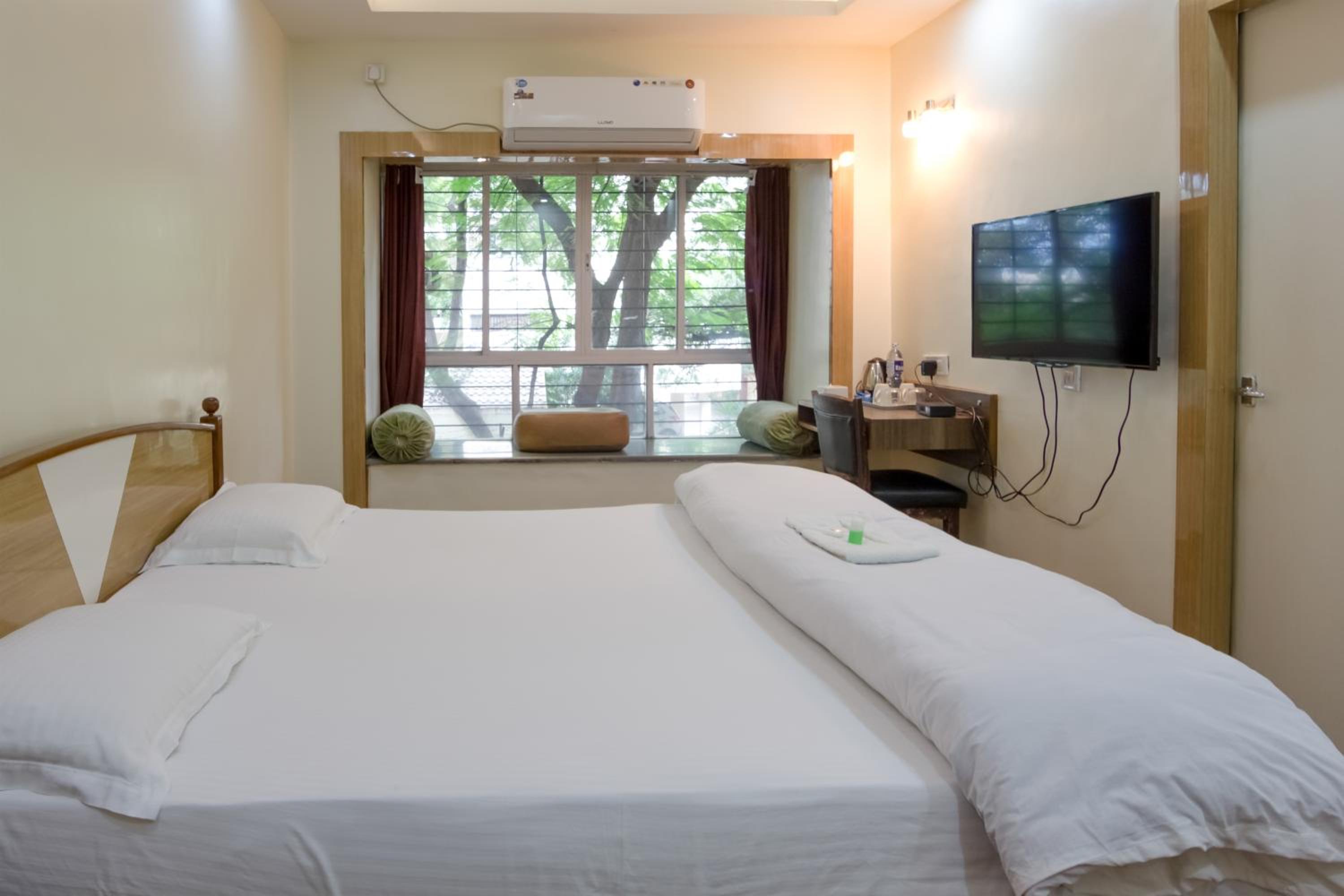 Standard Double Room with Fan - Photo 2