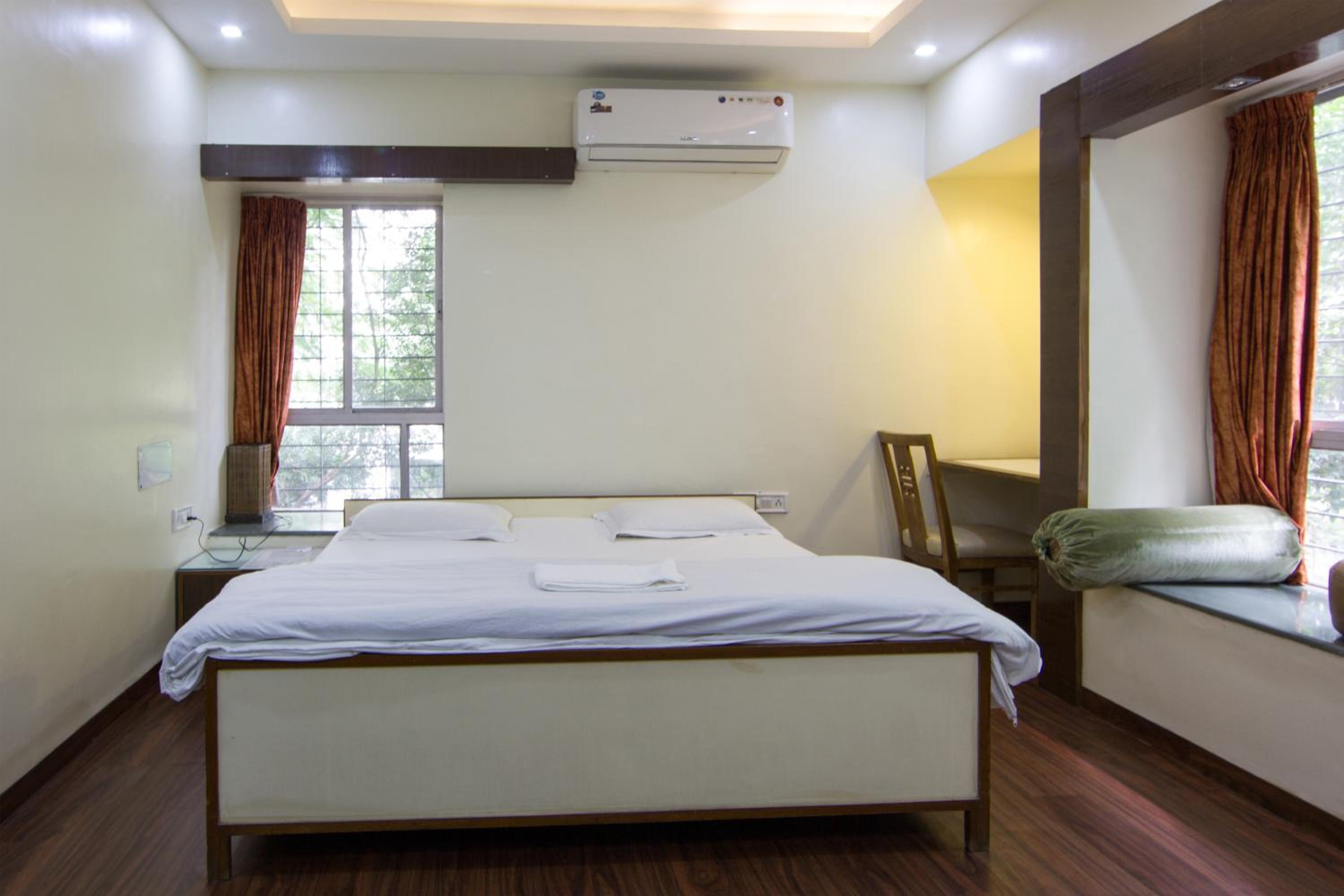 Standard Double Room with Fan - Photo 7