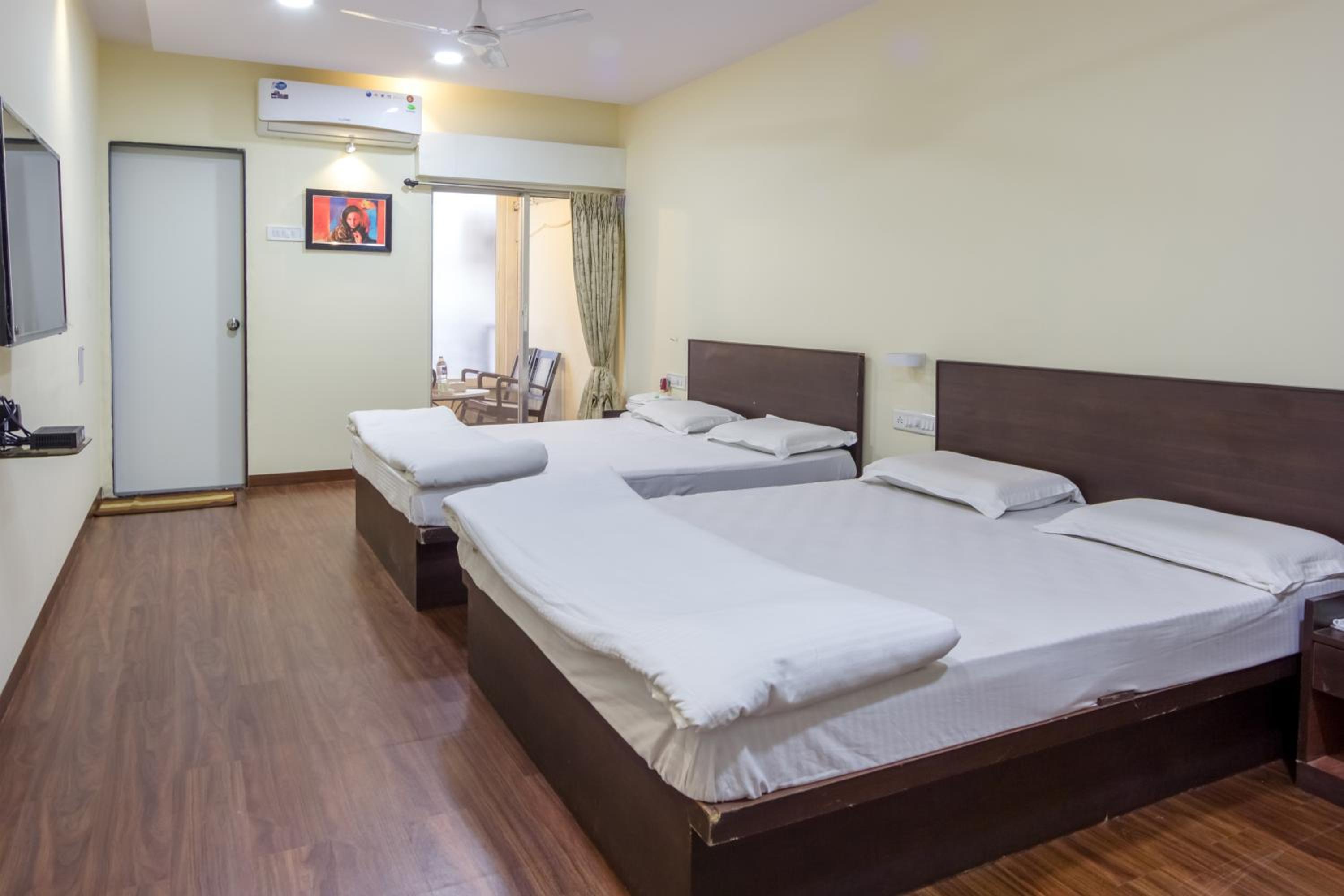 Budget Double Room - Photo 1
