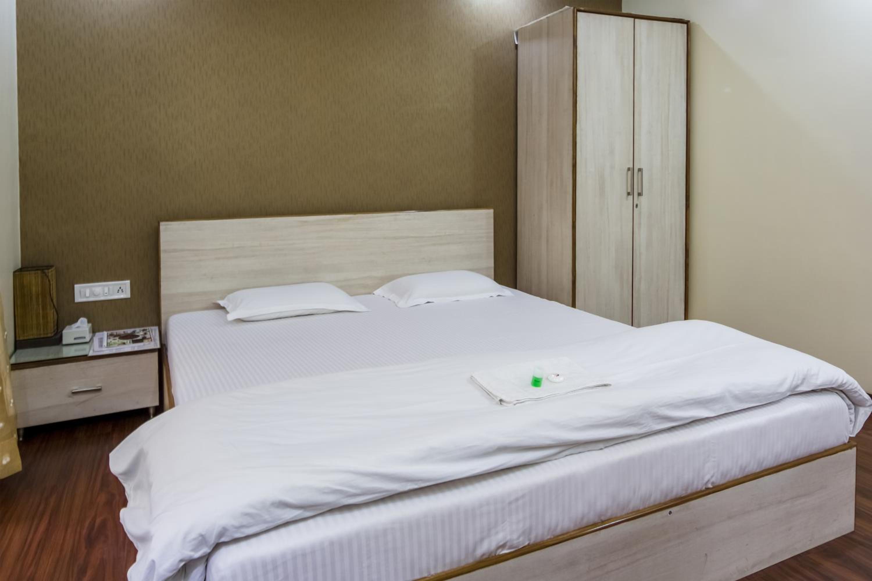 Deluxe Double Room with Balcony - Photo 1