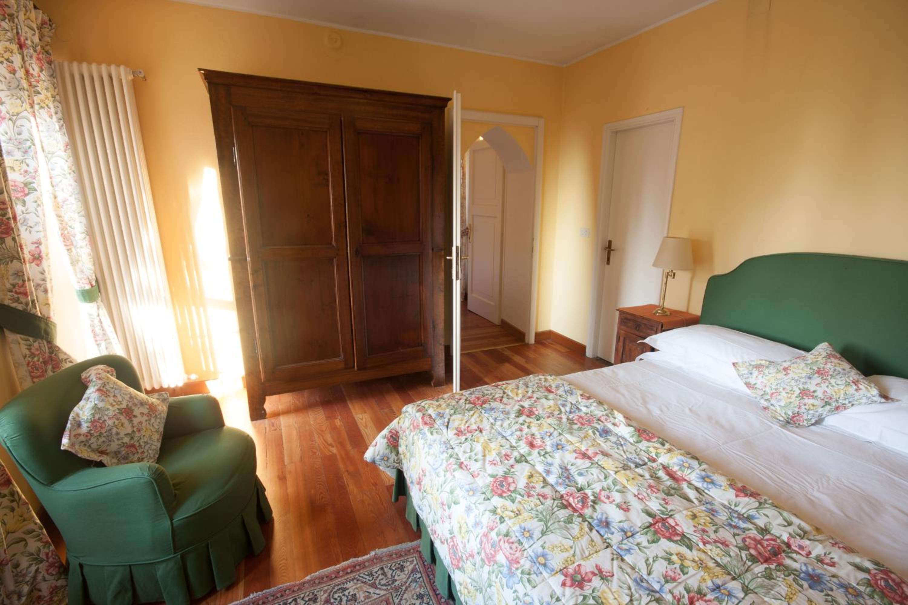 Four-Bedroom House photo 1