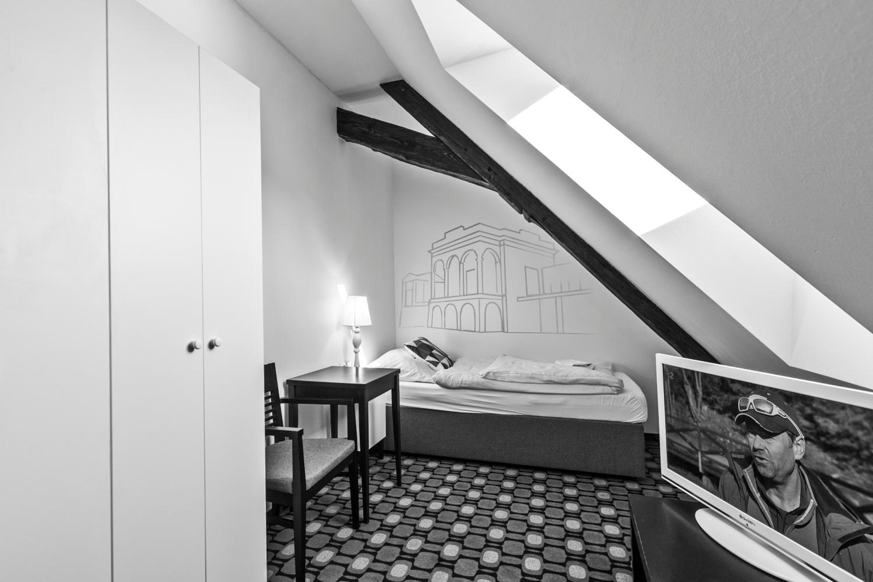 Standard Single Room