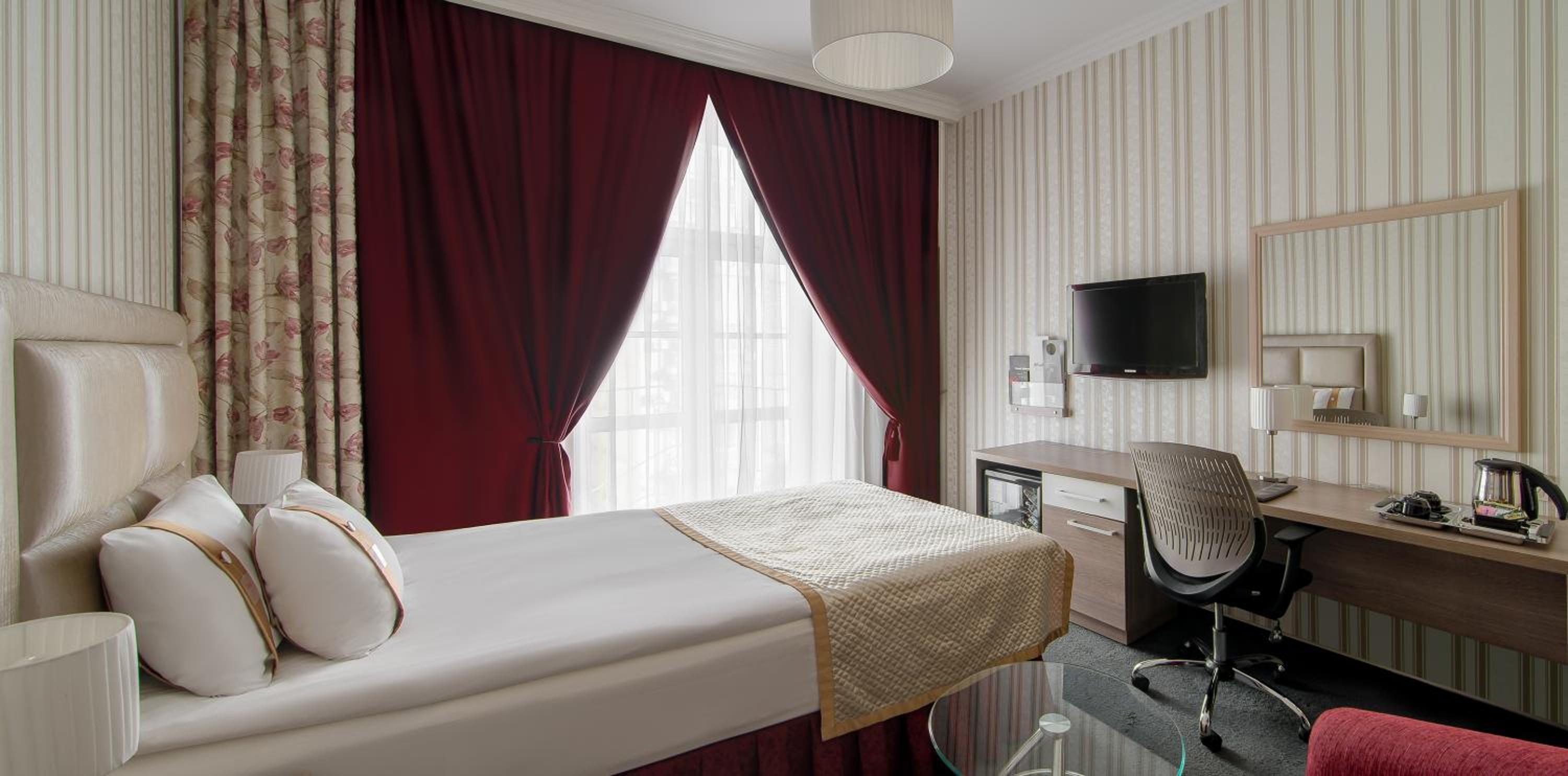 Single Room with Single Bed and Balcony - Non-Smoking photo 1