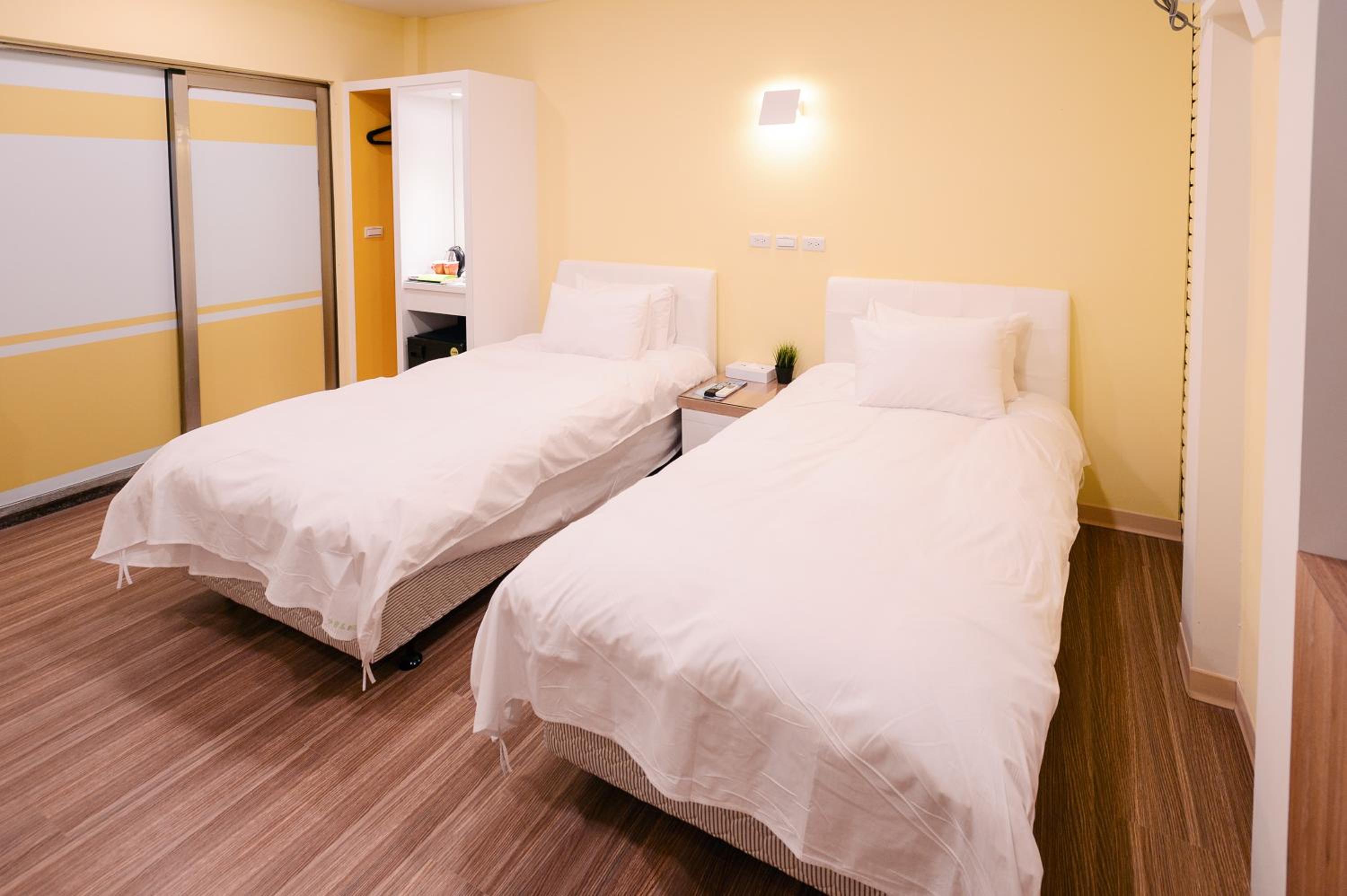 Deluxe Twin Room photo 2