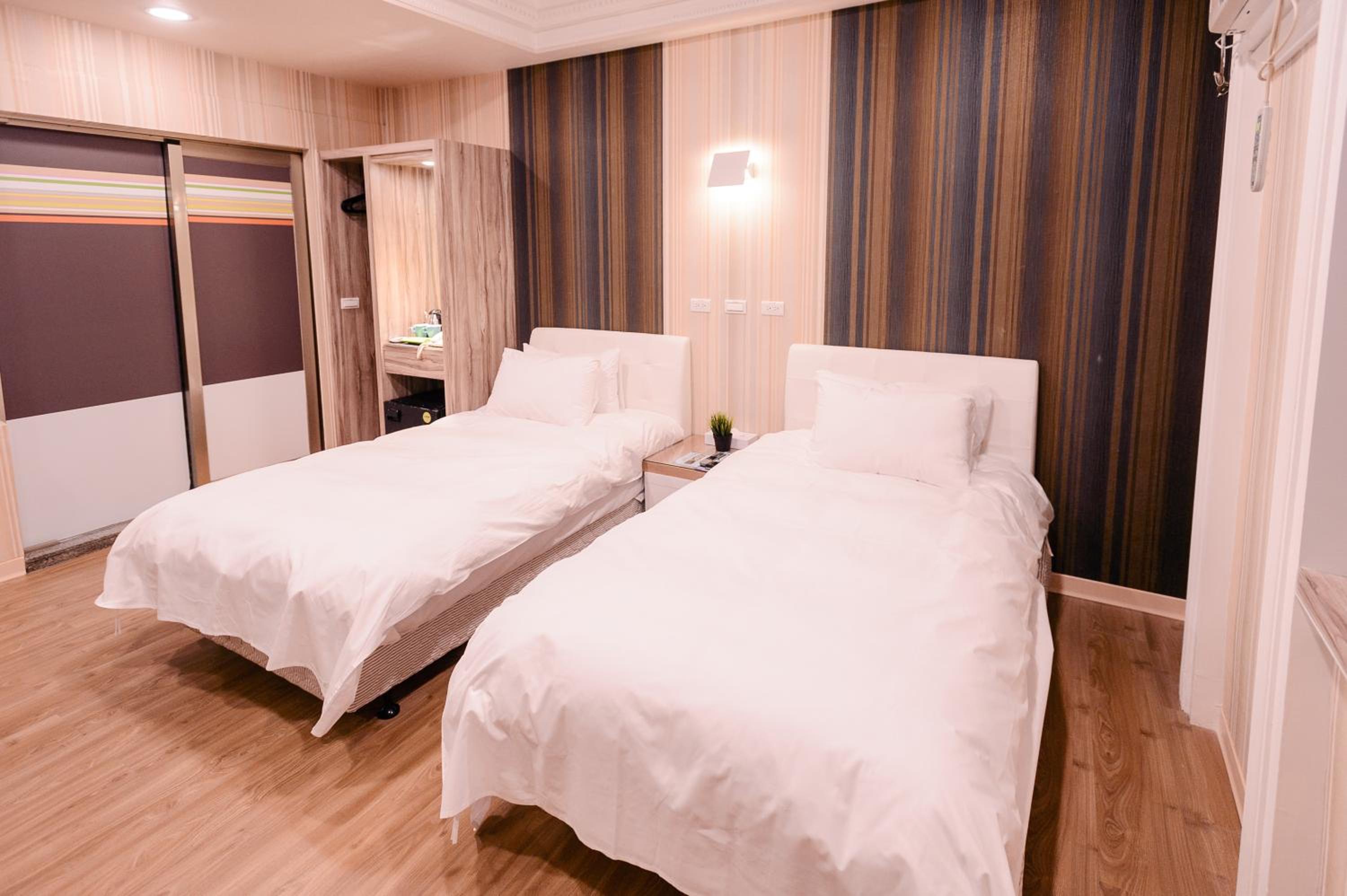 Deluxe Twin Room photo 3