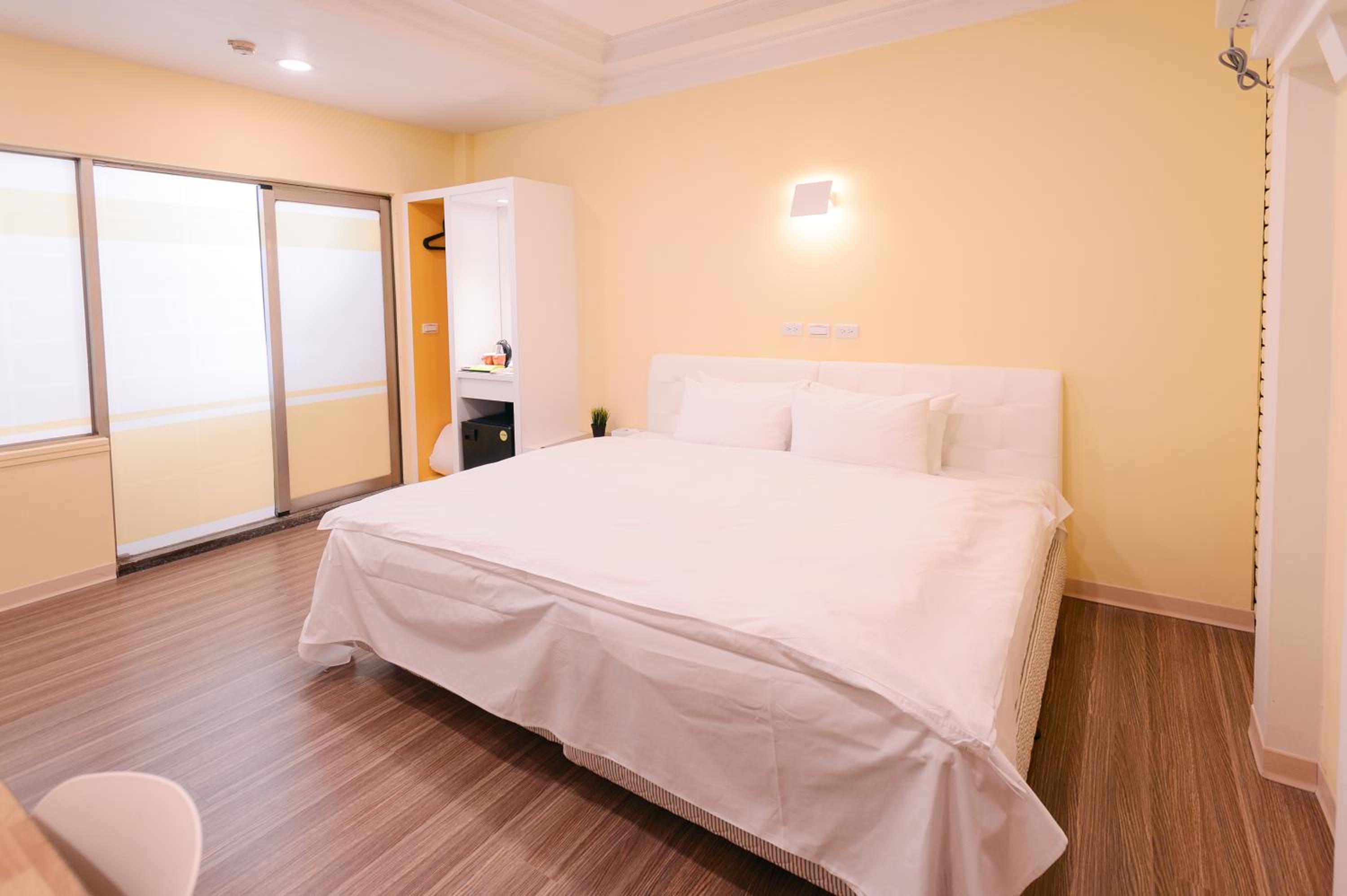 Double Room with Spa Bath photo 2