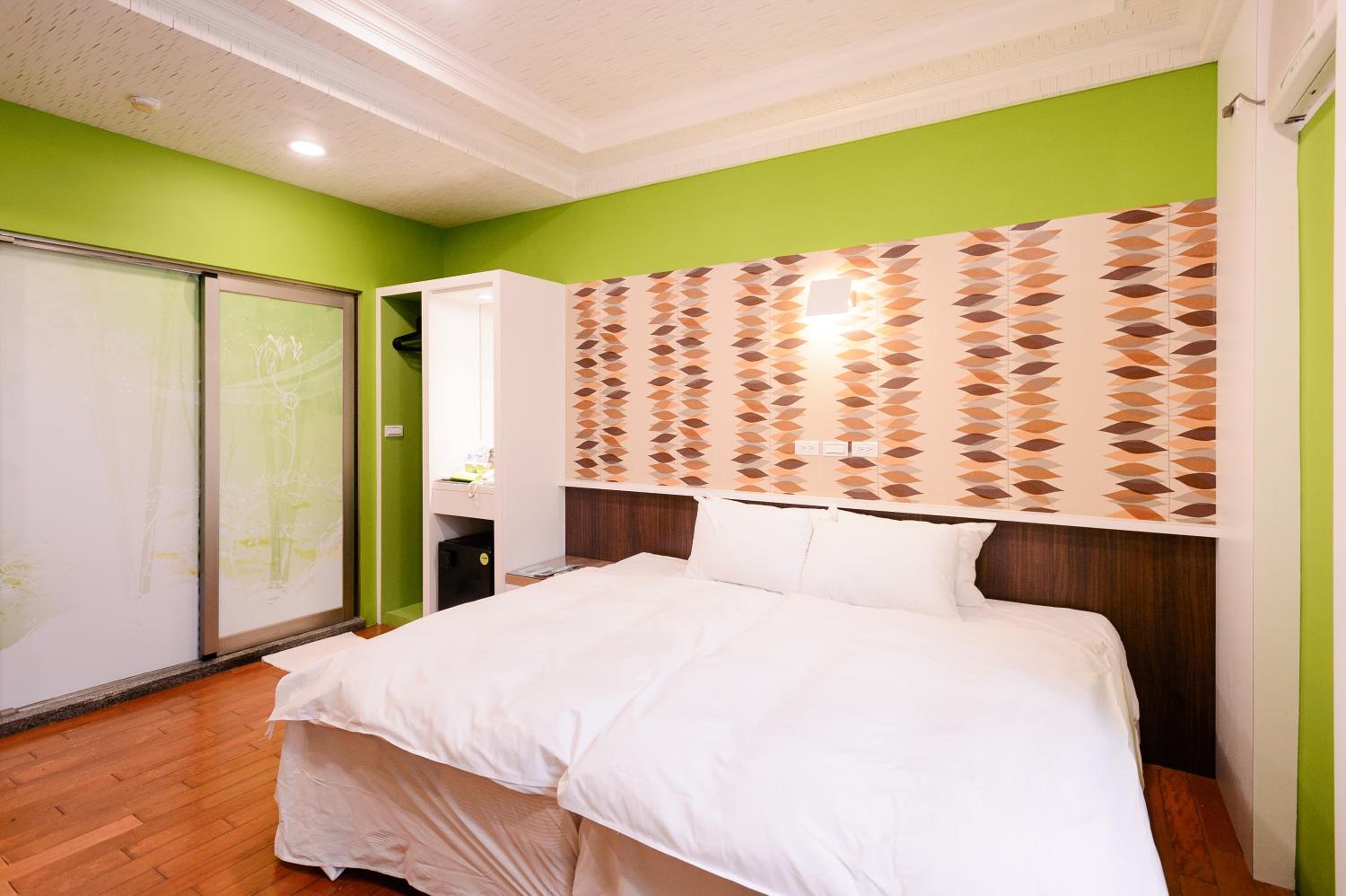 Double Room with Spa Bath photo 1