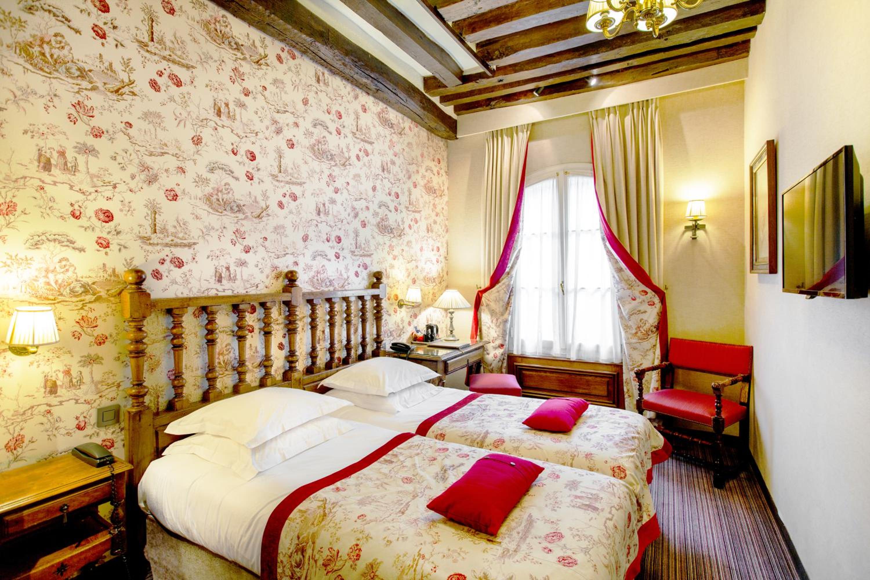 Standard Twin Room photo 2