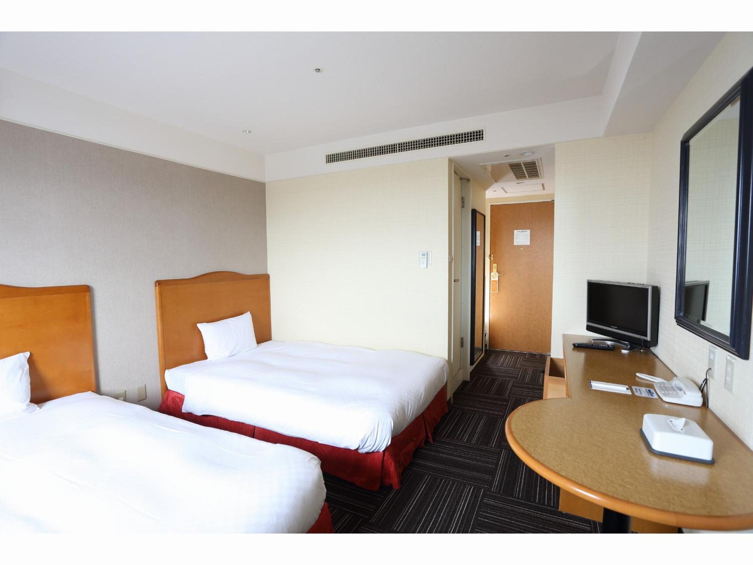Standard Twin Room - Photo 2