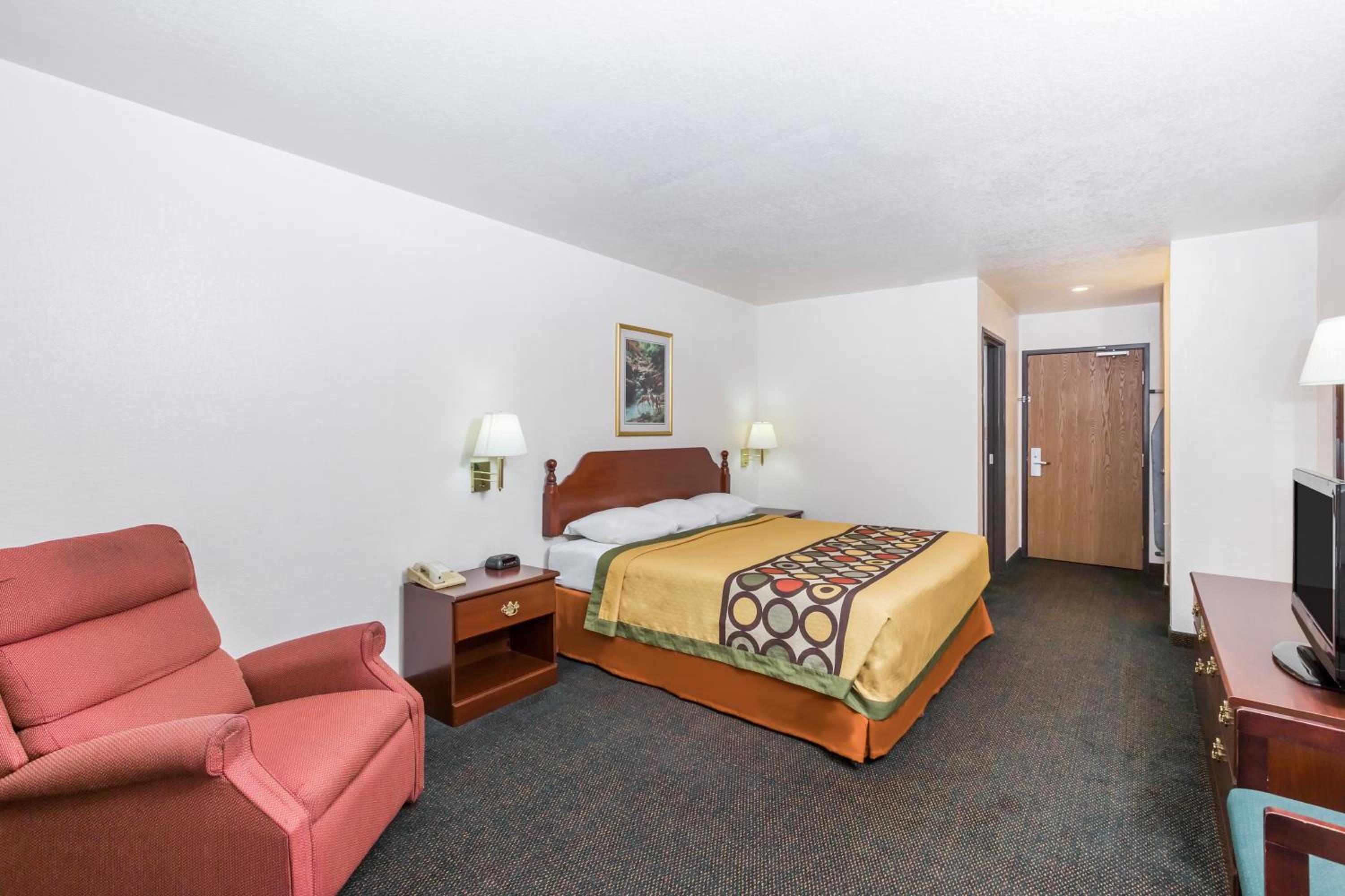 King Room - Non-Smoking - Photo 1