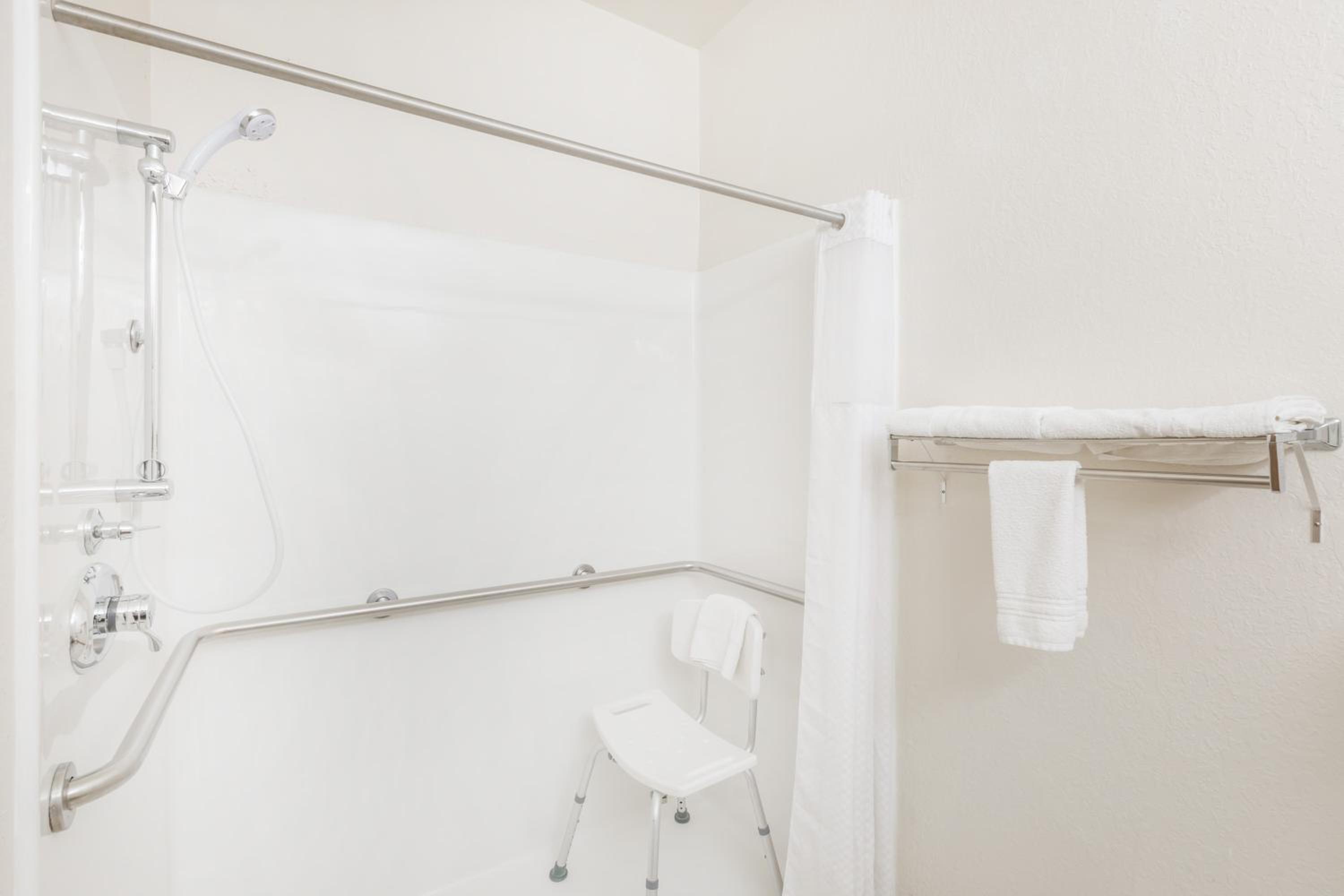 King Room - Disability Access - Non-Smoking