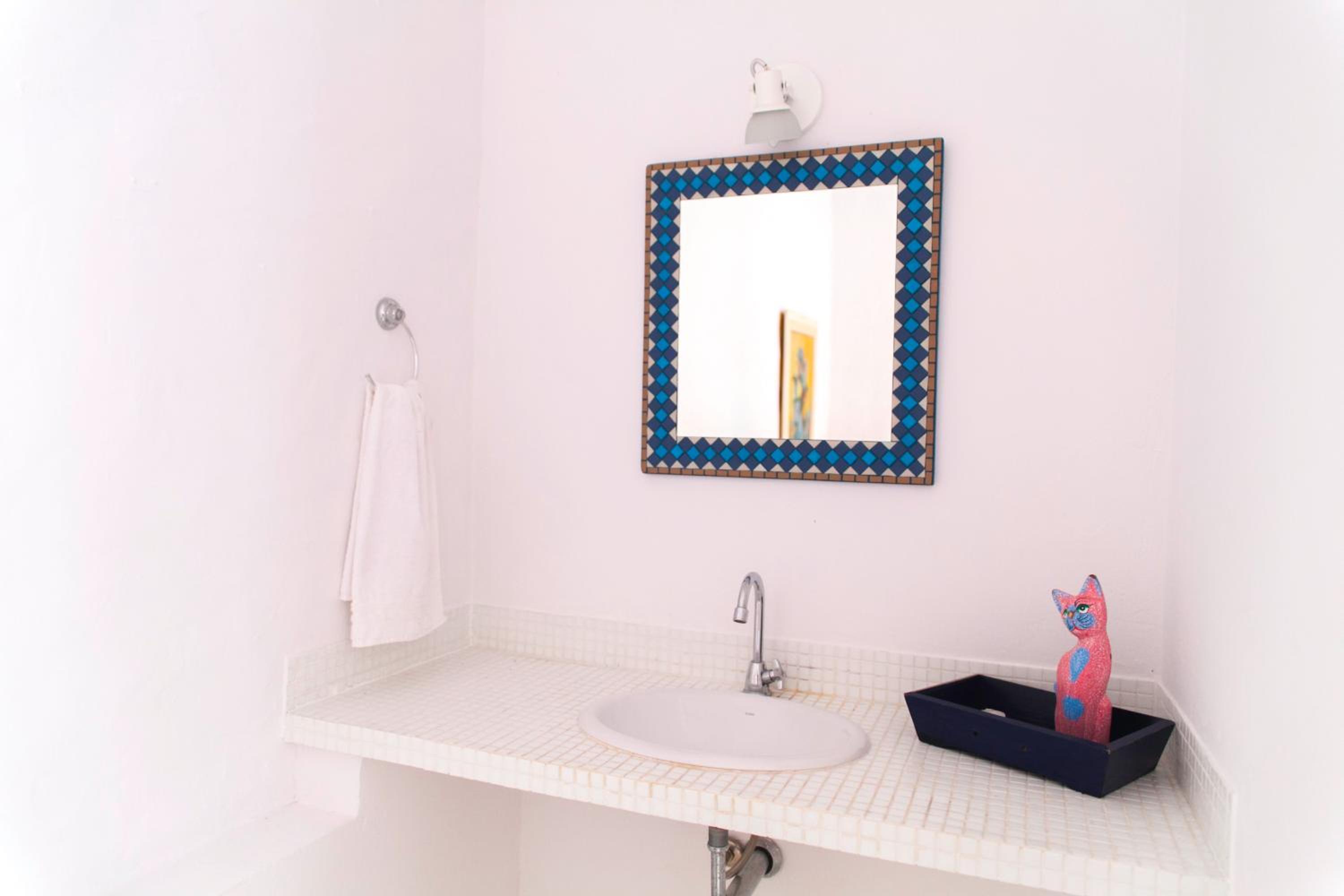 Suite - Photo 13