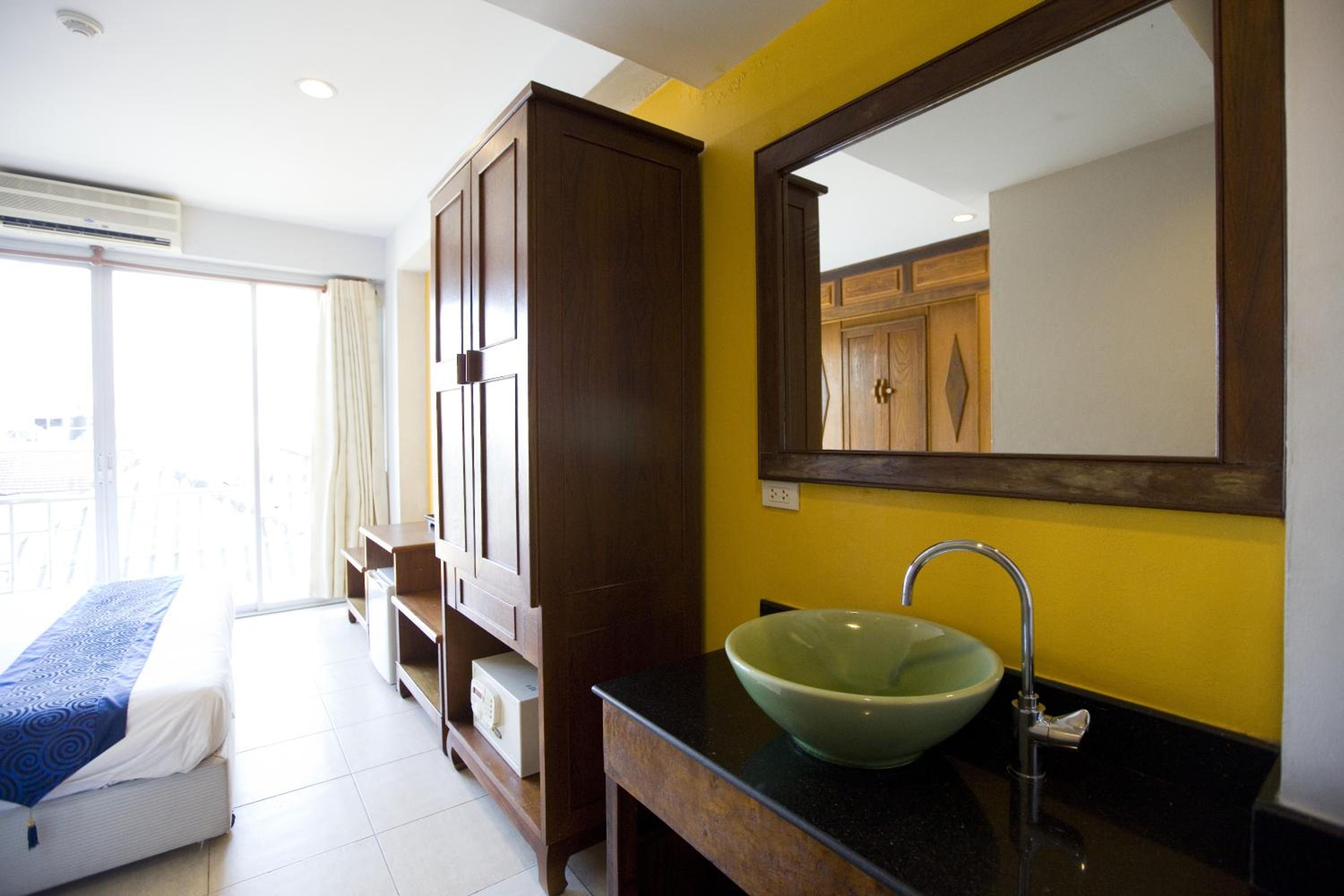 Deluxe Room (Main Building) — the supplier's photographs — photo 6