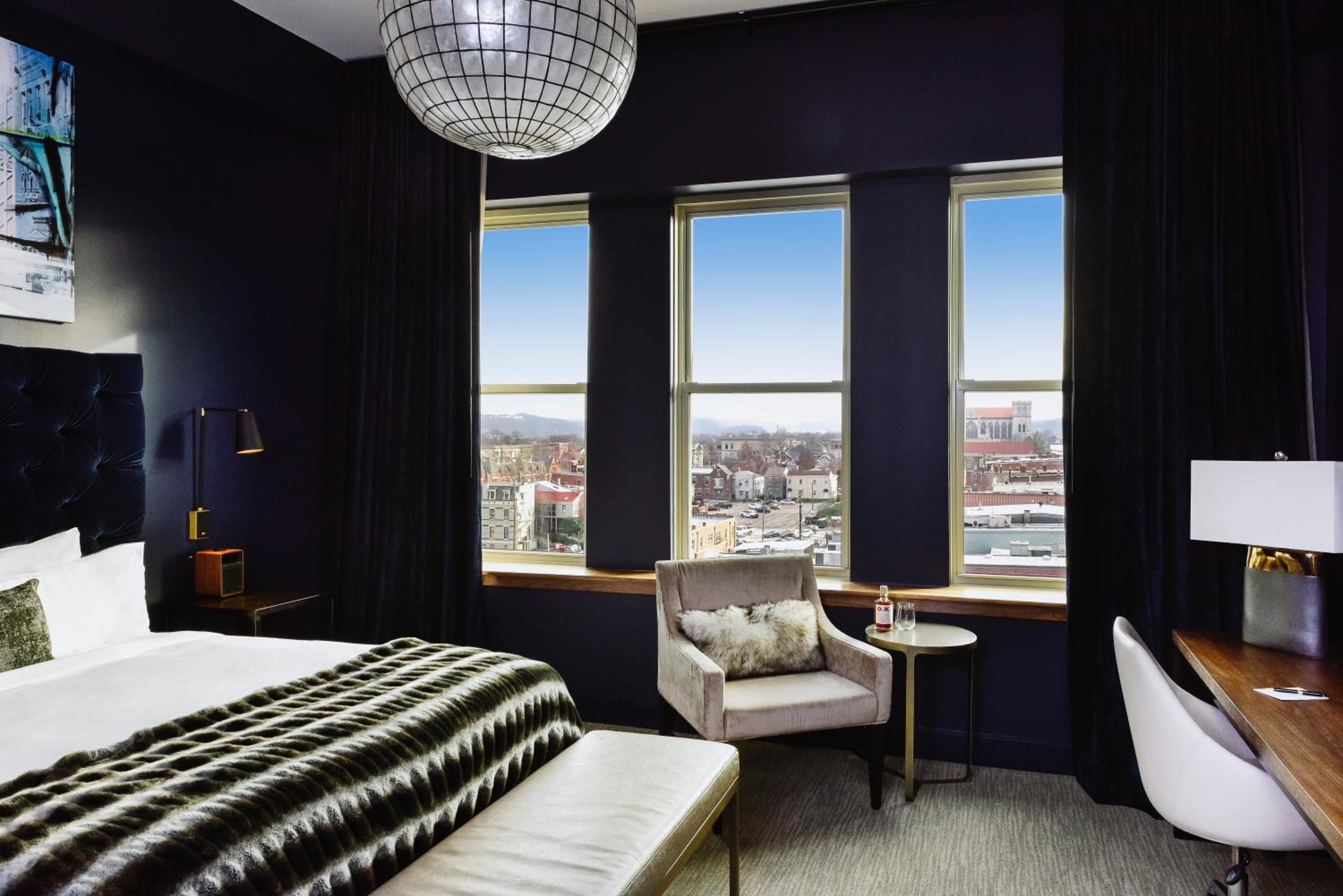 King Room at Hotel Covington Cincinnati Riverfront in Covington