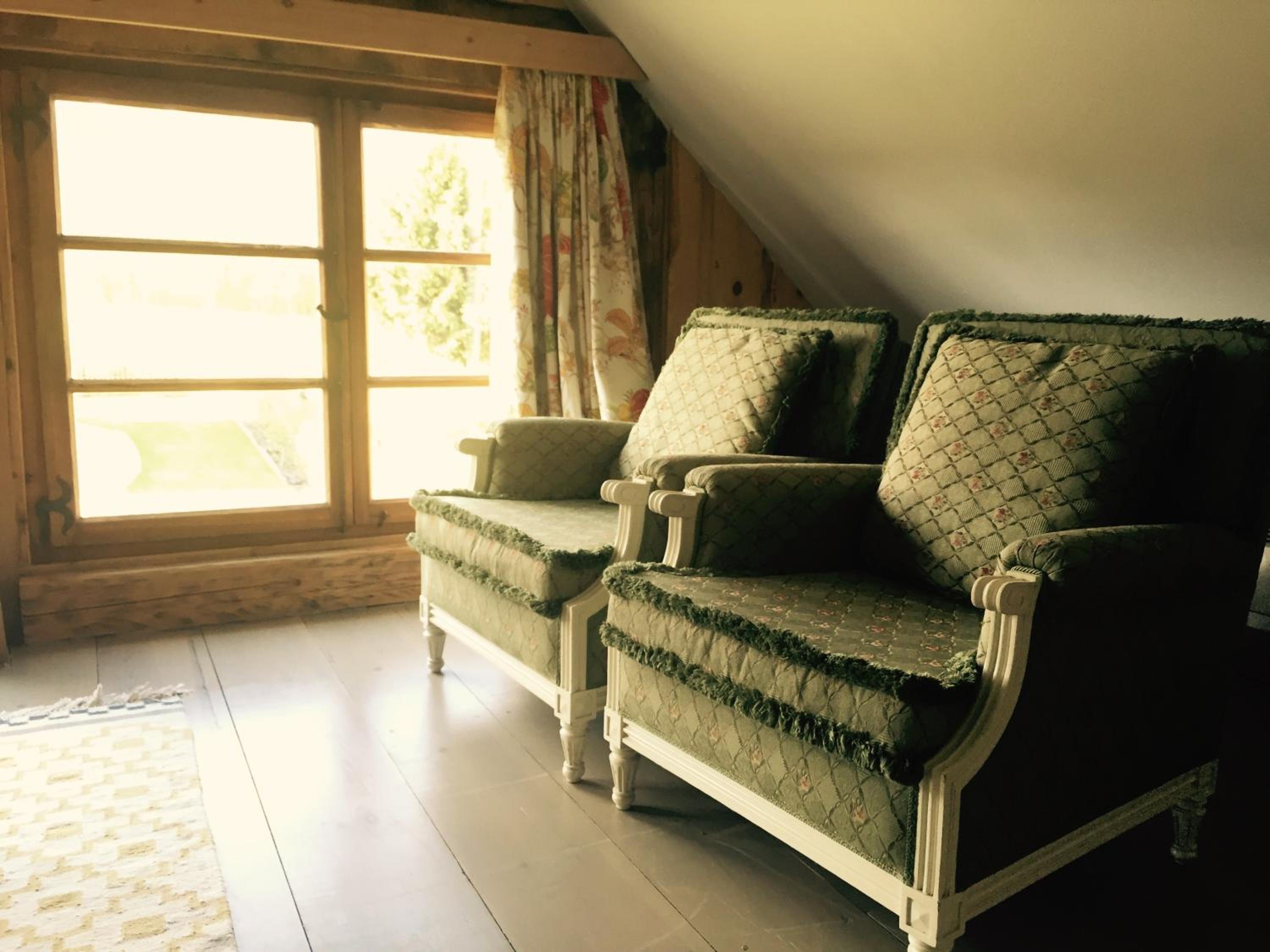 Standard Family Room photo 2