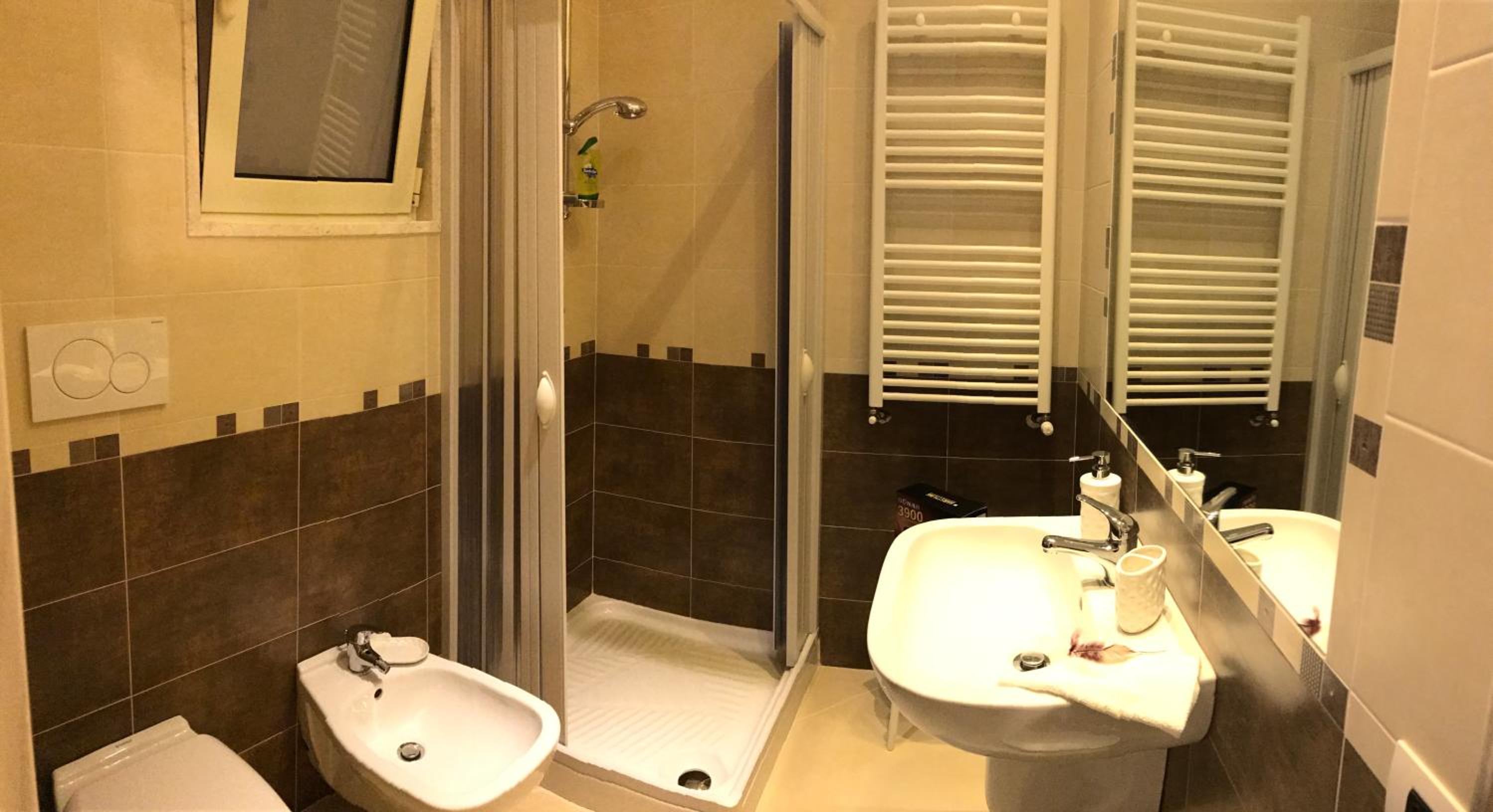 Two-Bedroom Apartment - Photo 3