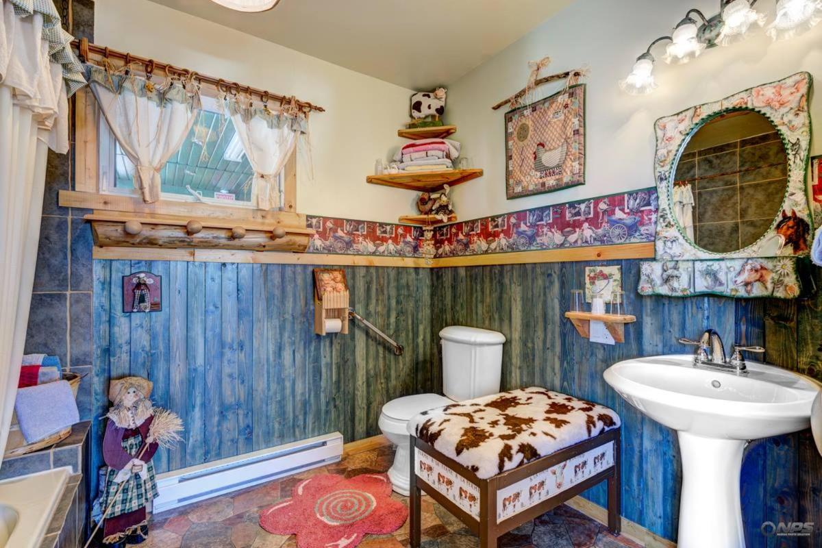 Double Room with Two Single Beds with Private Bathroom photo 2
