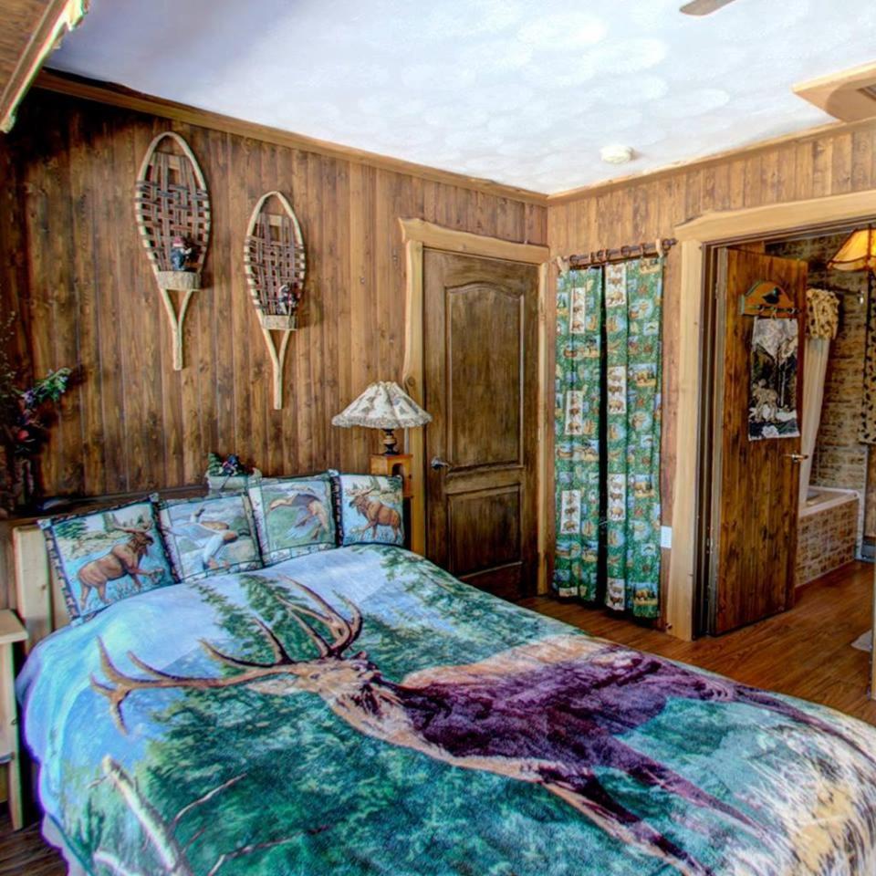 Quad Room with Private Bathroom photo 3