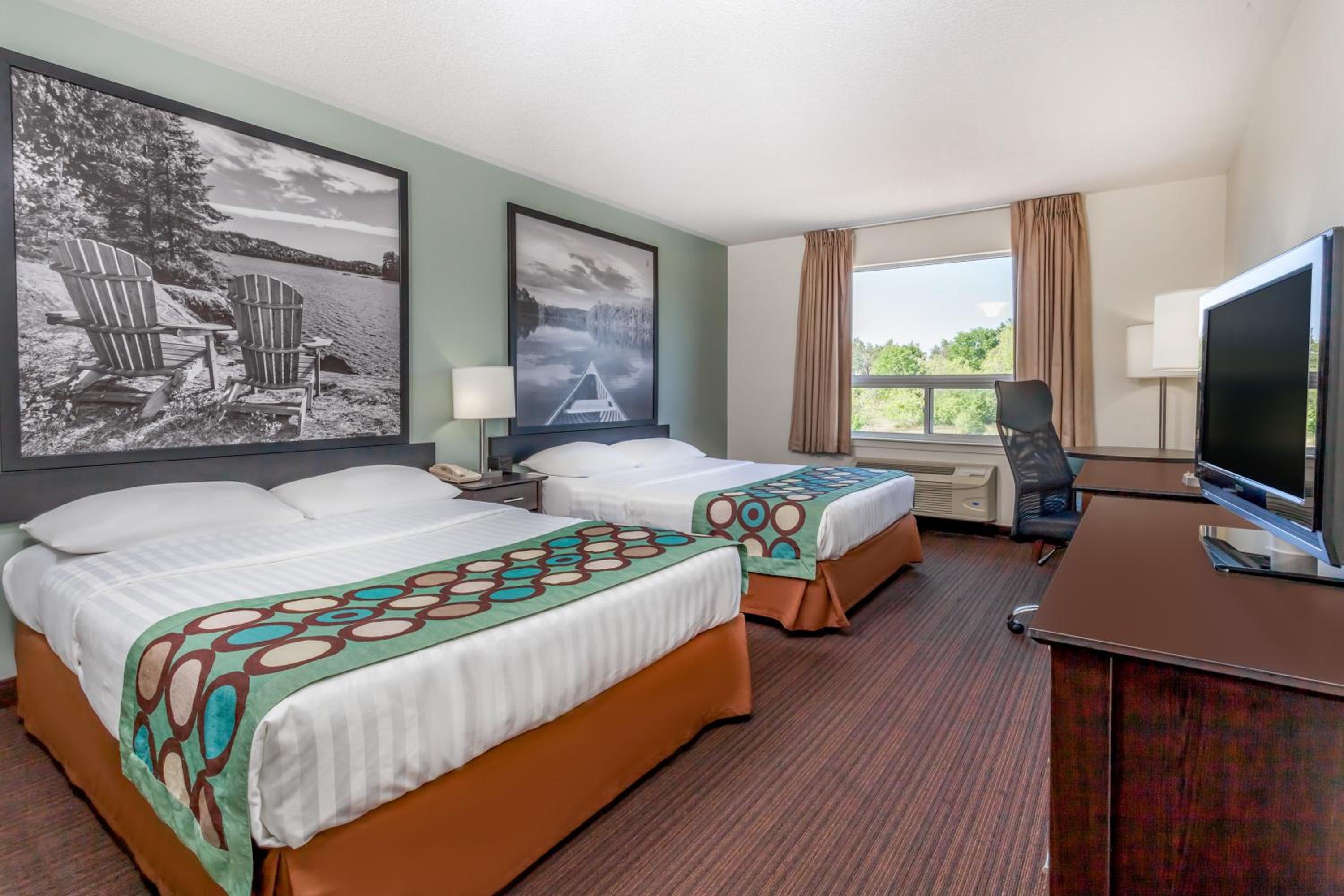 Queen Room with Two Queen Beds - Non-Smoking - Photo 1