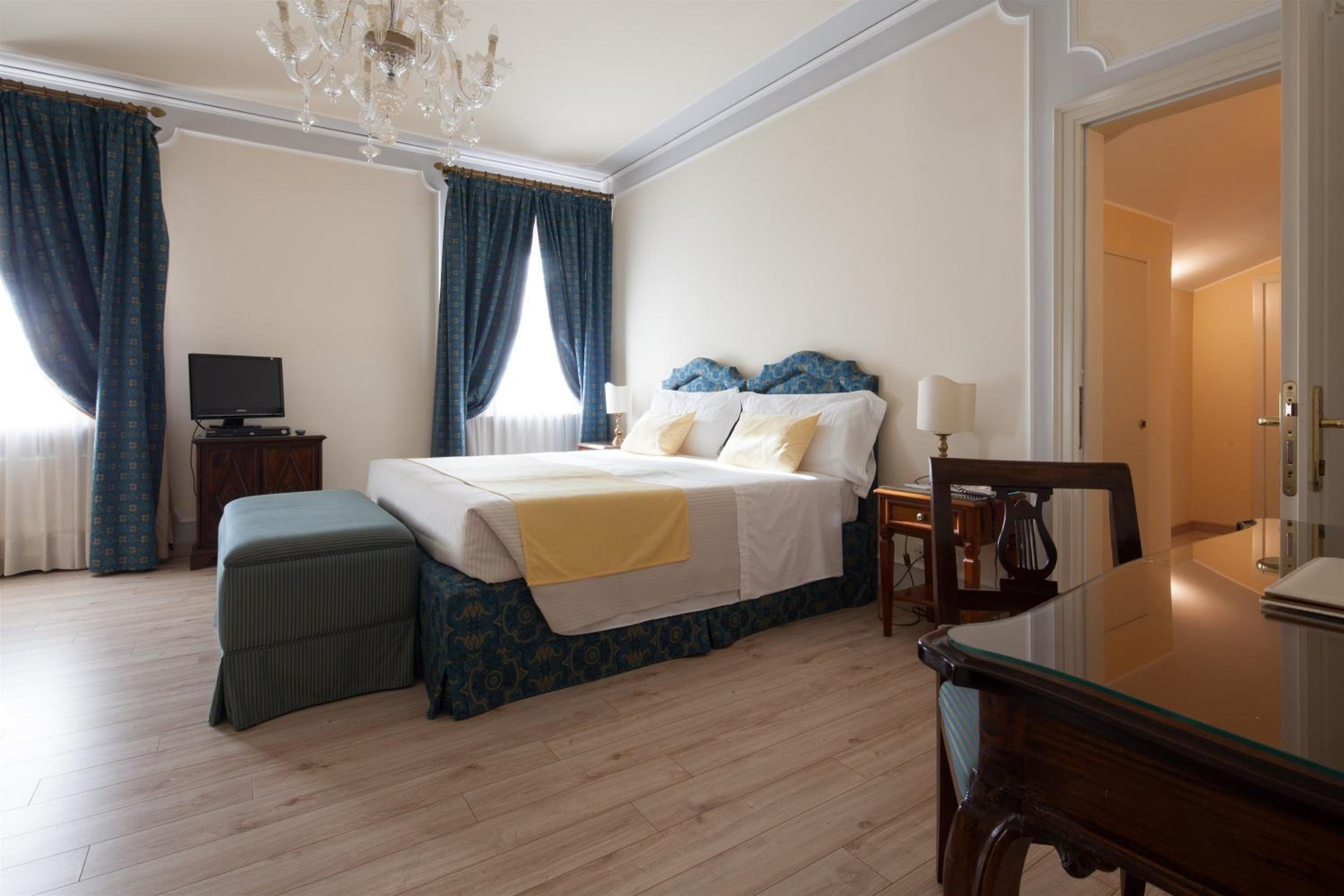 Junior Suite With Spa Access