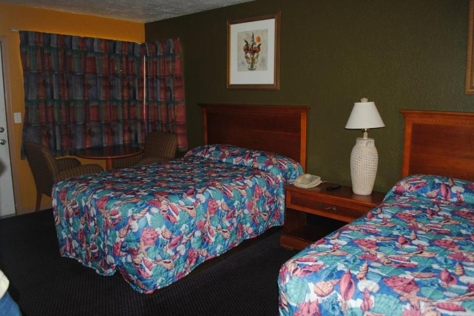Standard Room with Three Double Beds - Non-Smoking