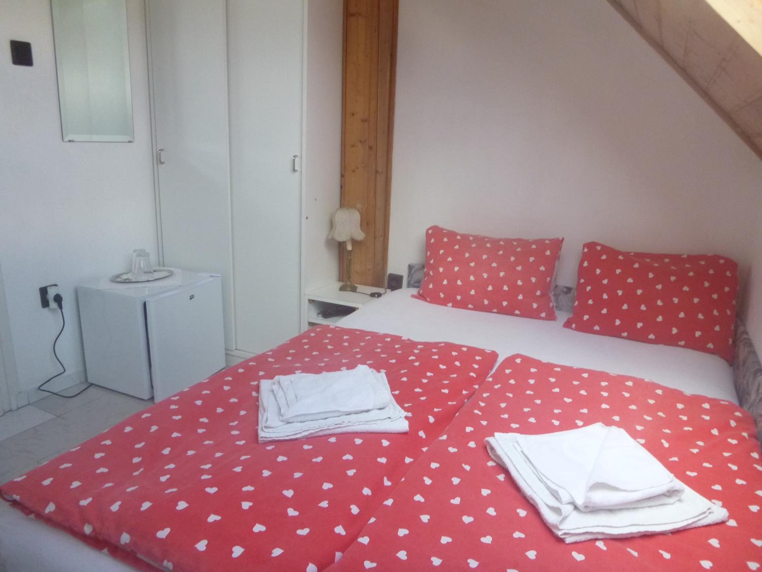 Double or Twin Room with Shared Bathroom photo 2