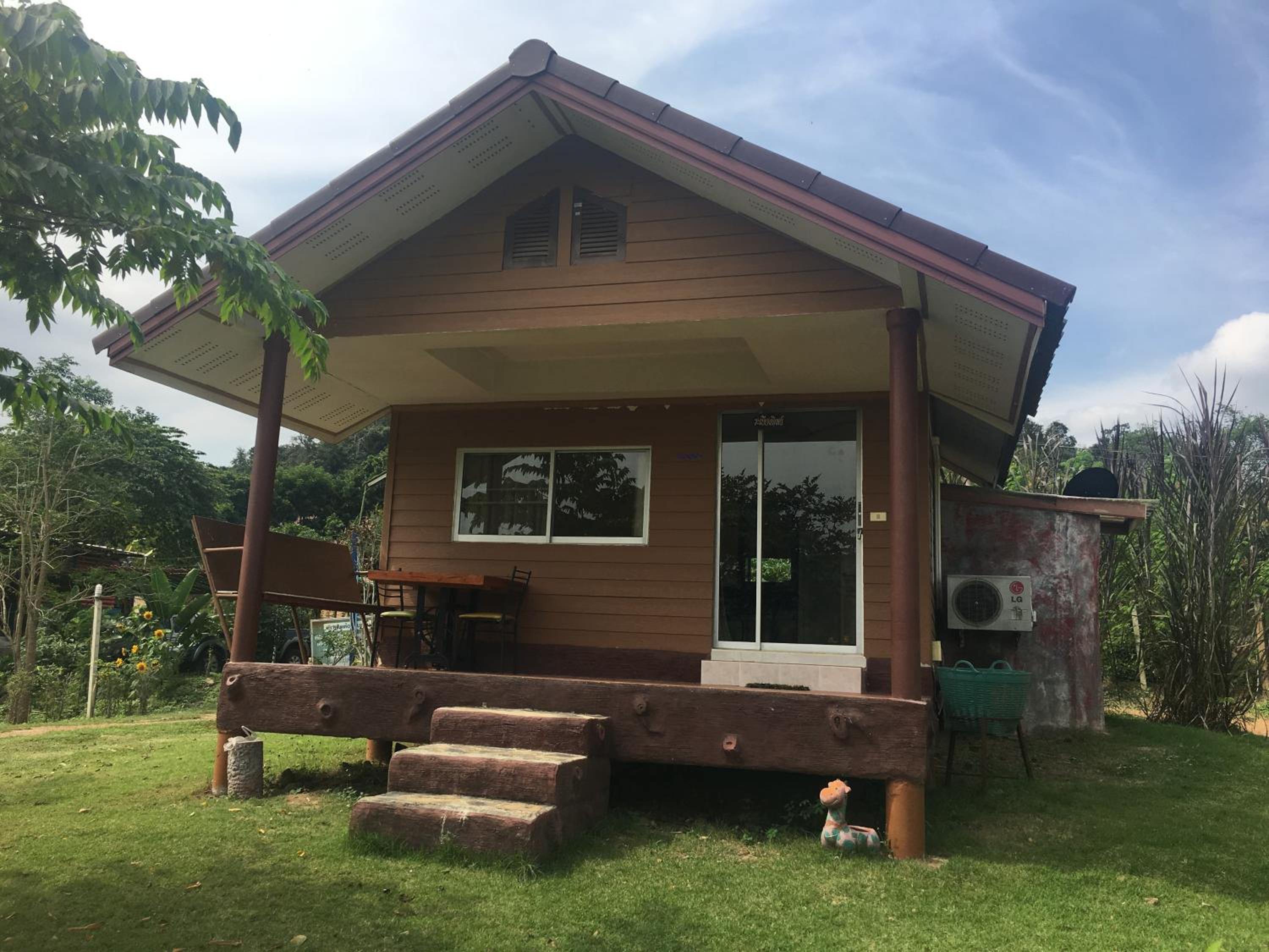 Deluxe Bungalow with Garden View - Photo 9