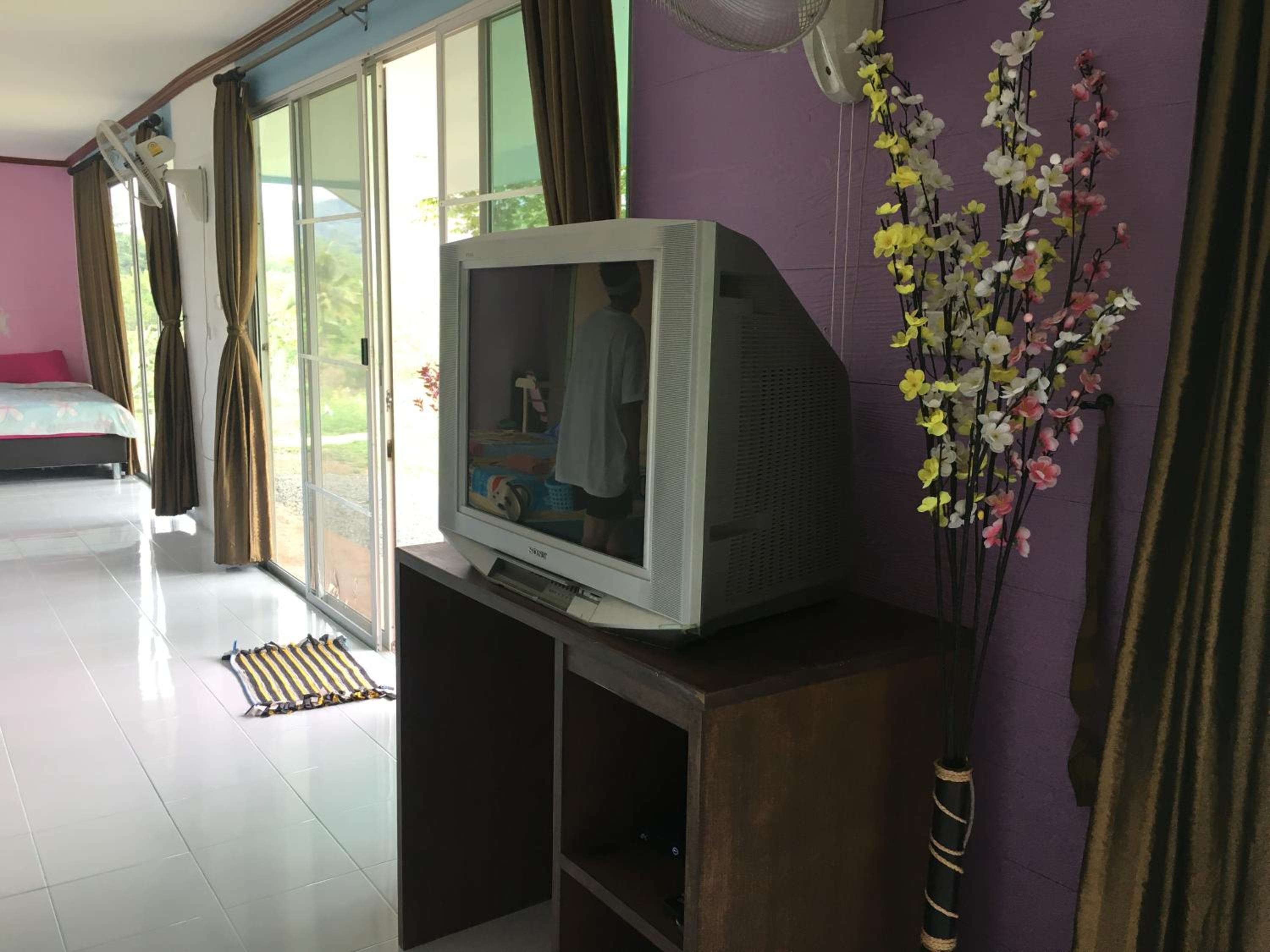 Standard Bungalow with Fan - Photo 11