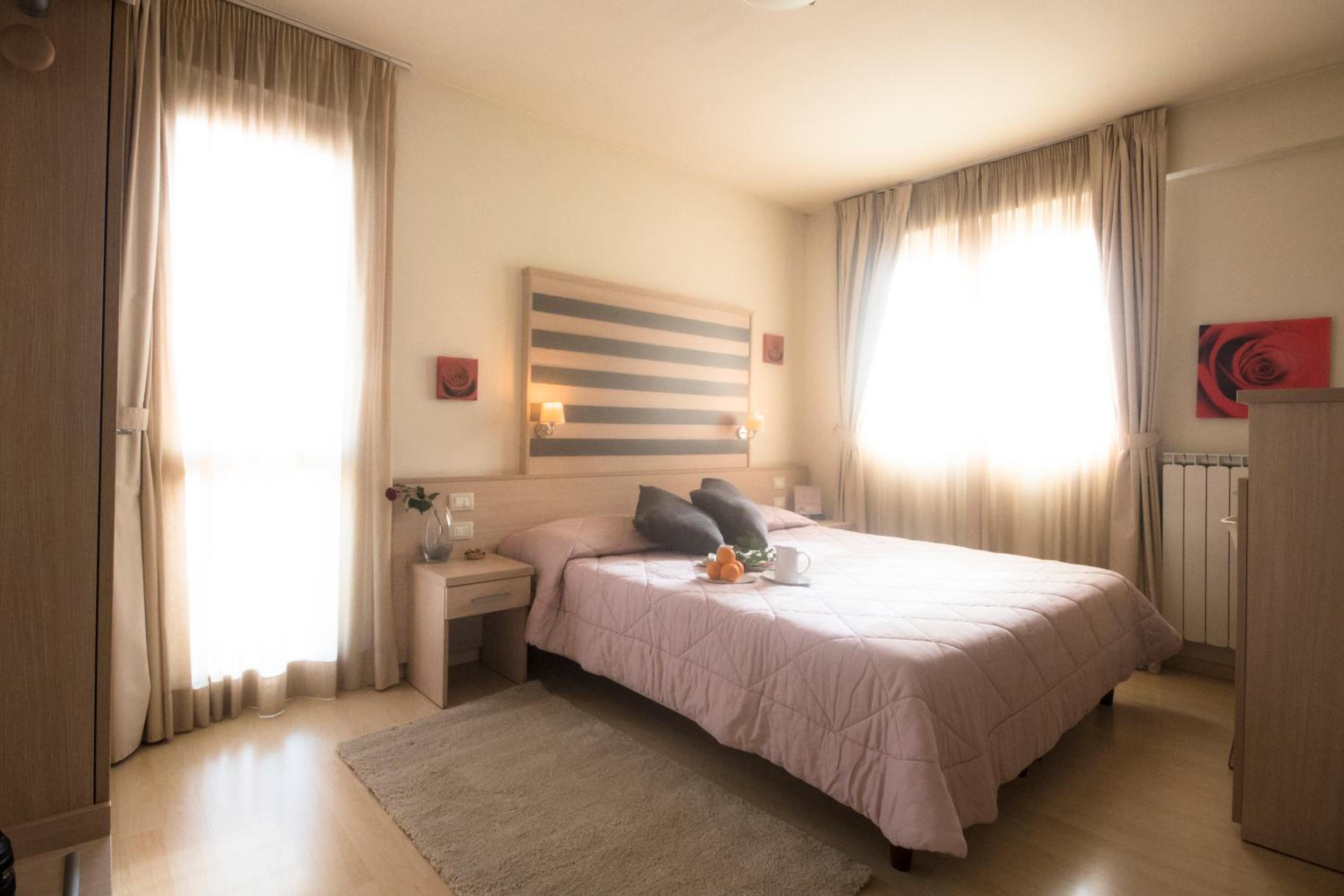 Double Room - Photo 10