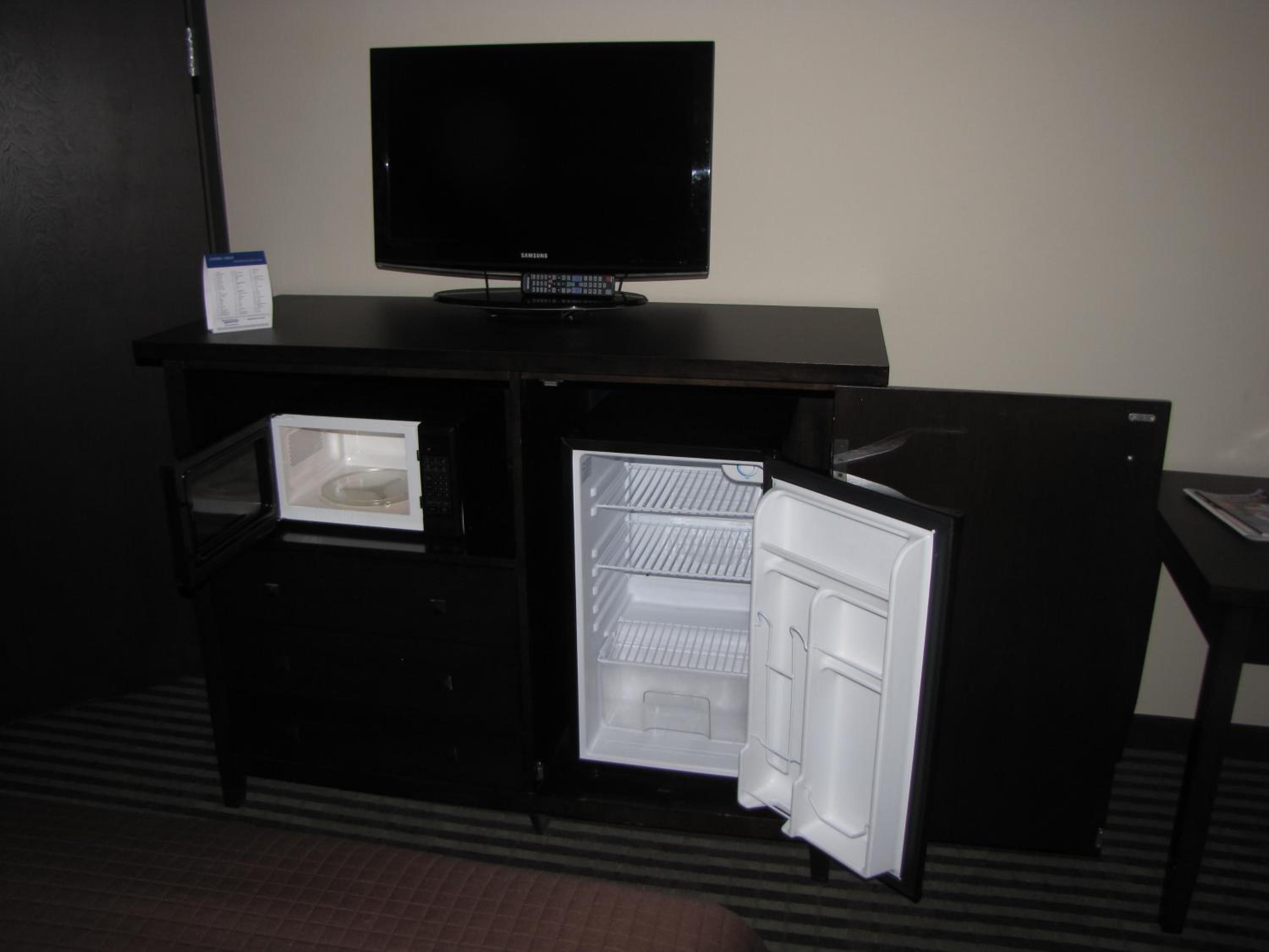 Studio Suite with a King Bed, Non-Smoking - Photo 5