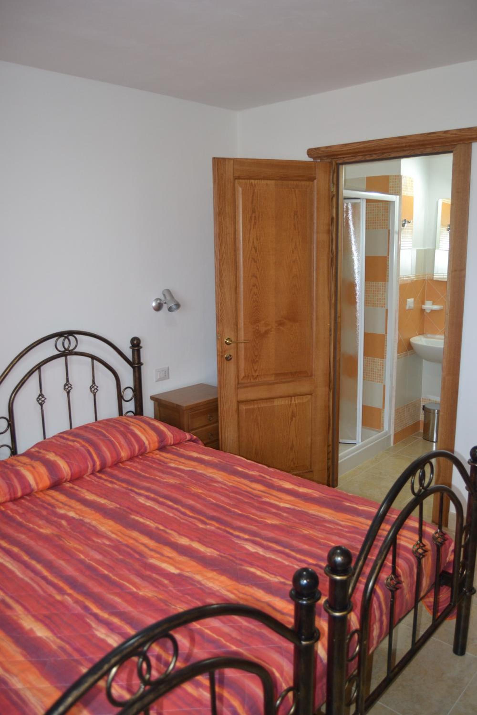 Twin Room with Private Bathroom photo 1
