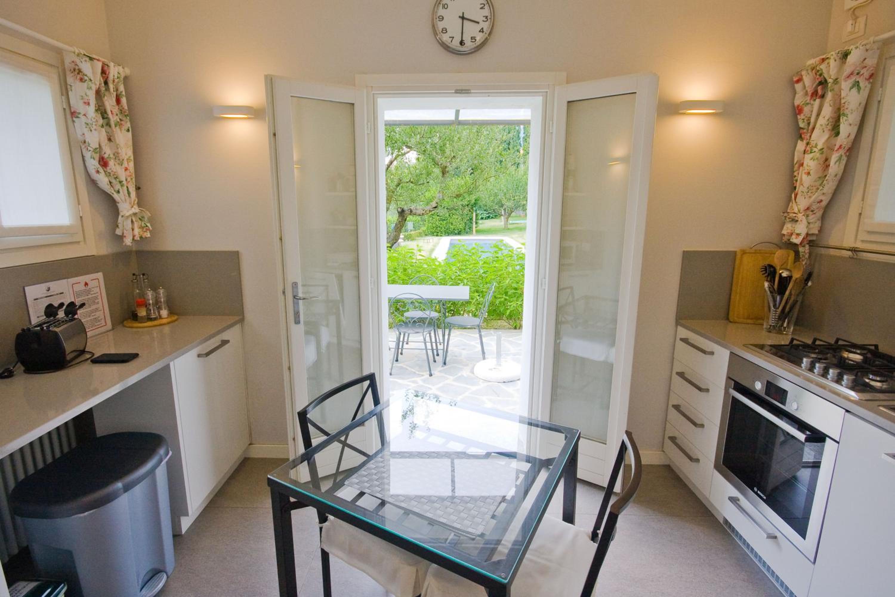 One-Bedroom House photo 2