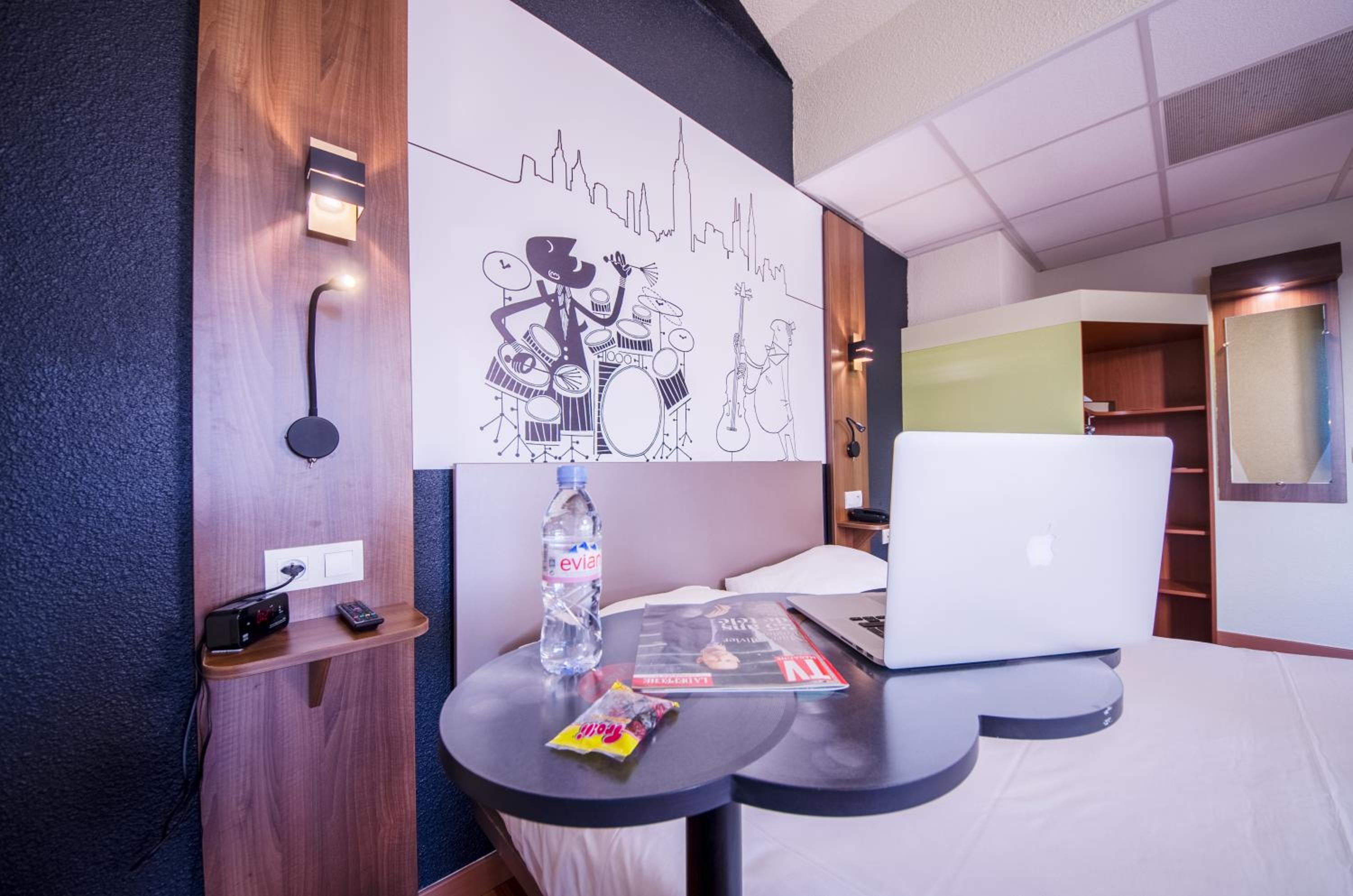 Standard Double Room - Photo 8