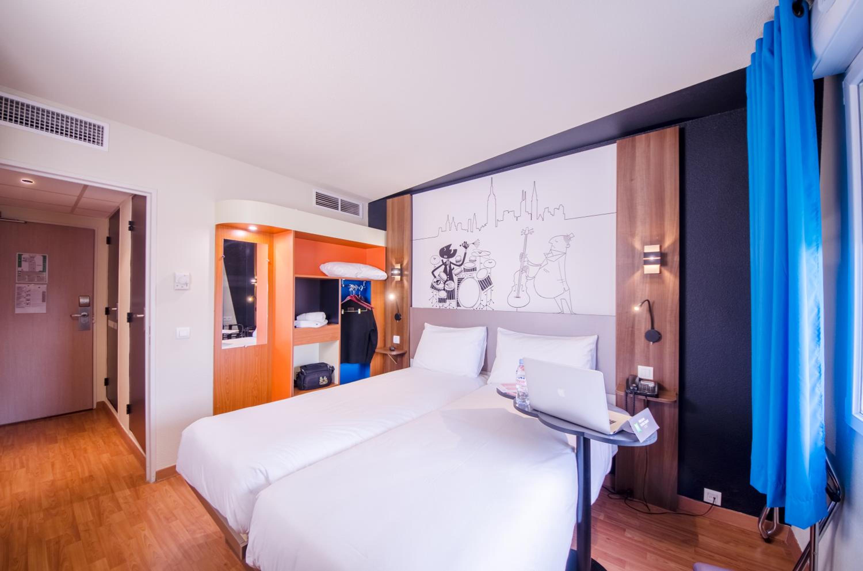 Twin Room - Photo 5
