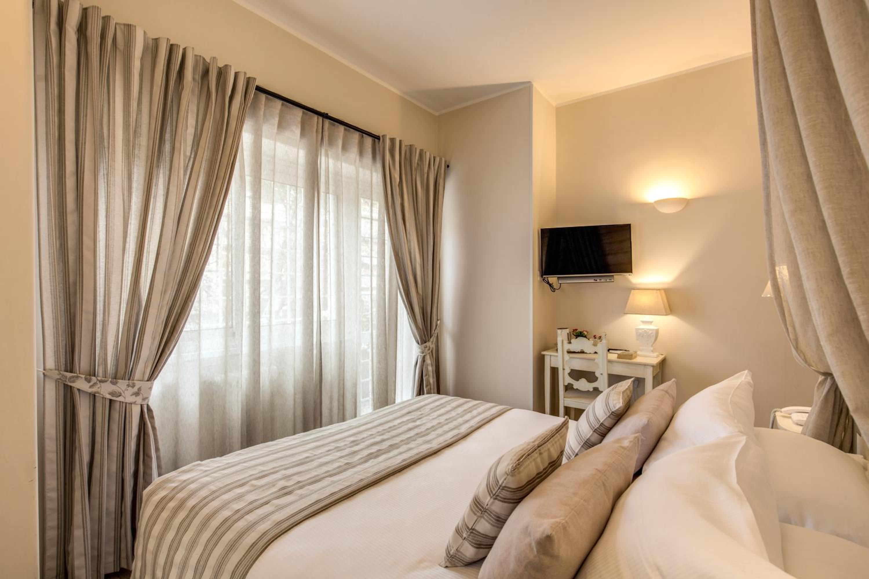 Double Room with Balcony photo 2
