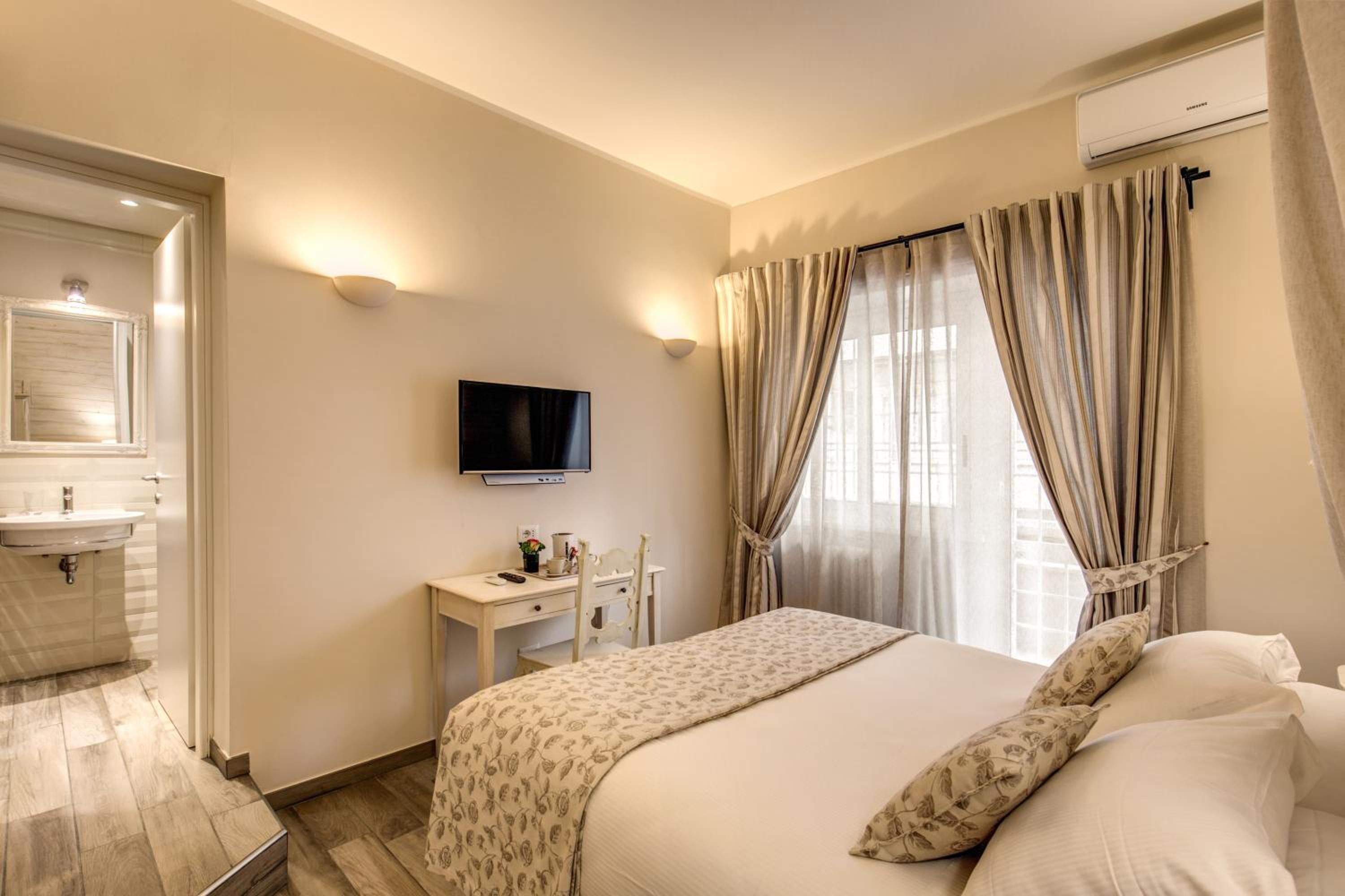 Double or Twin Room photo 2