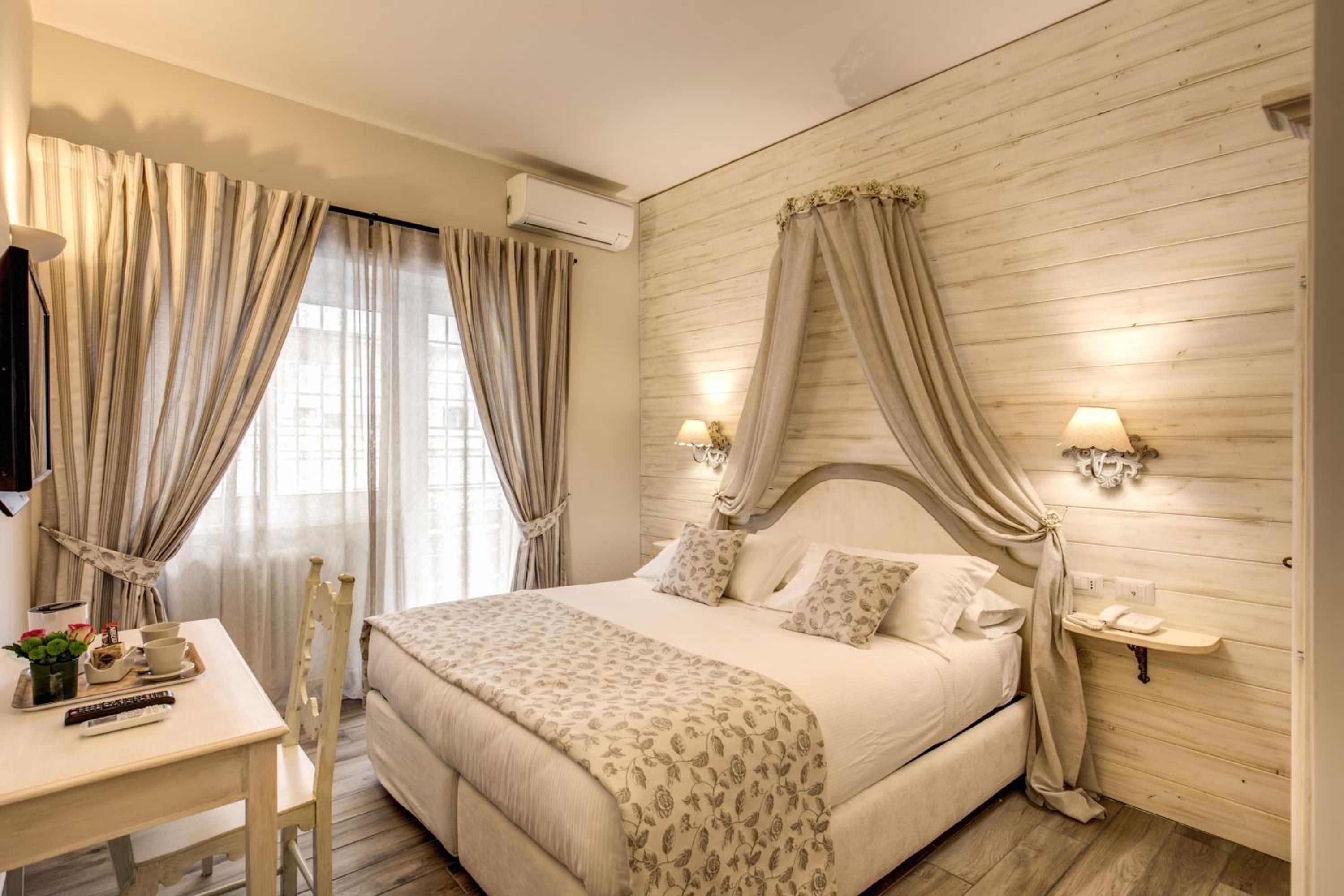 Double or Twin Room photo 3