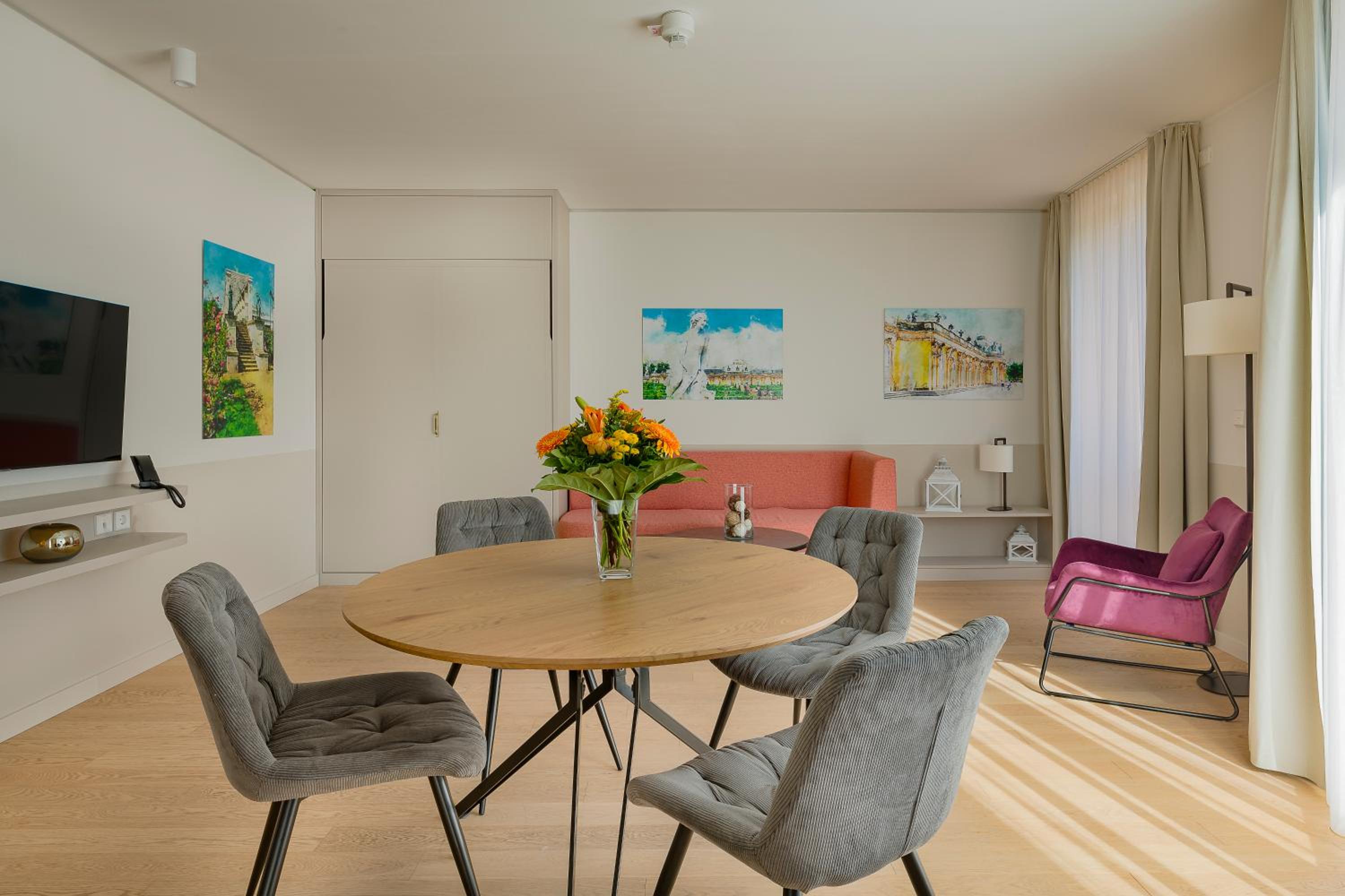 Deluxe Suite